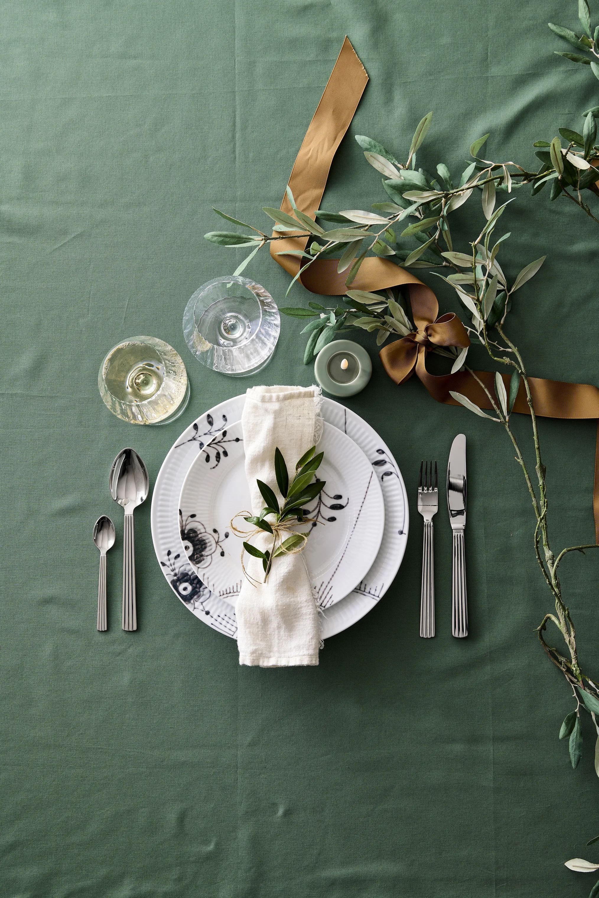Royal Copenhagen Frokosttallerkener Sort Mega Riflet Frokosttallerken #2 - 2 stk. i Sort/hvid, 3