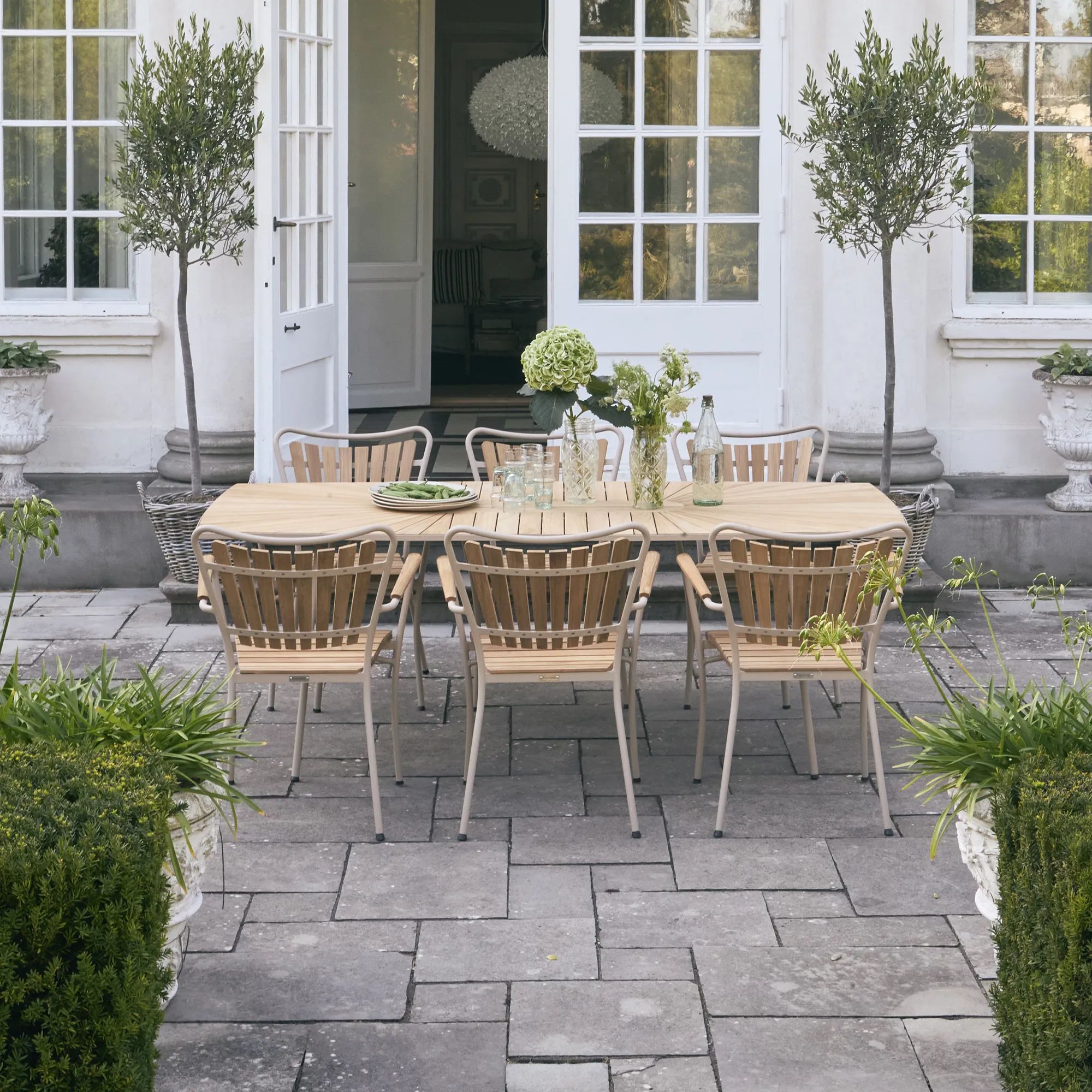 Mandalay Havespiseborde Marguerit Havebord i taupe, 200 cm, 2