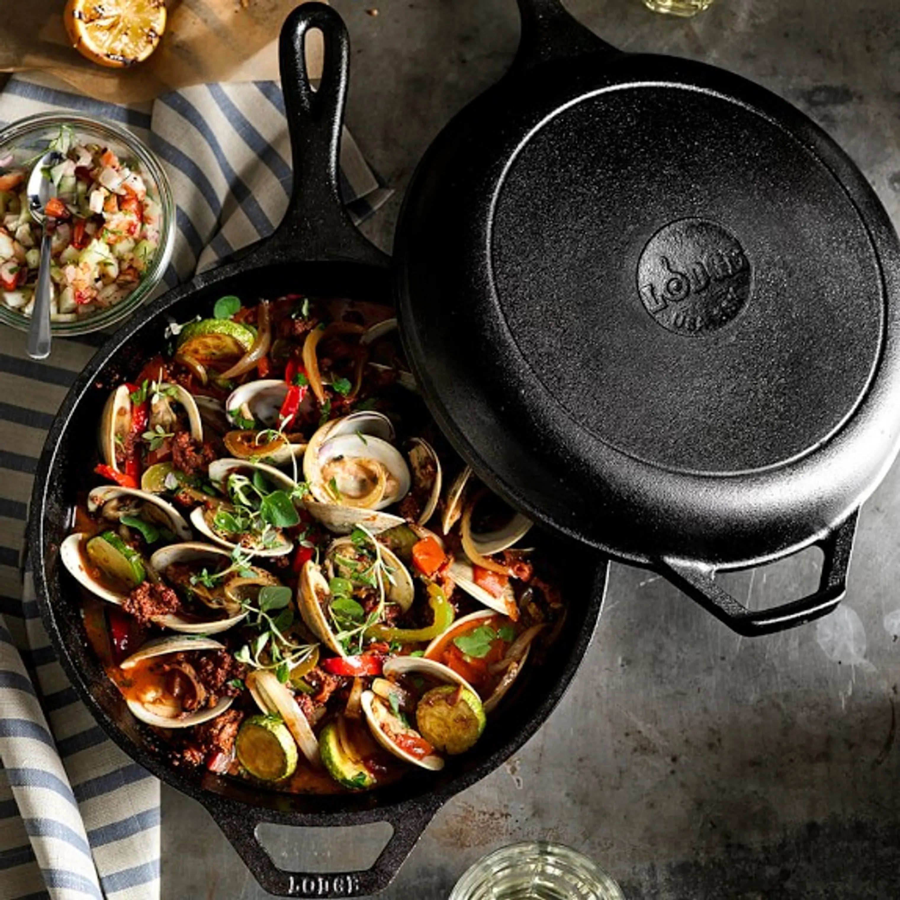 Lodge Cast Iron Gryder Classic Combo Cooker Stegepande i sort, 2