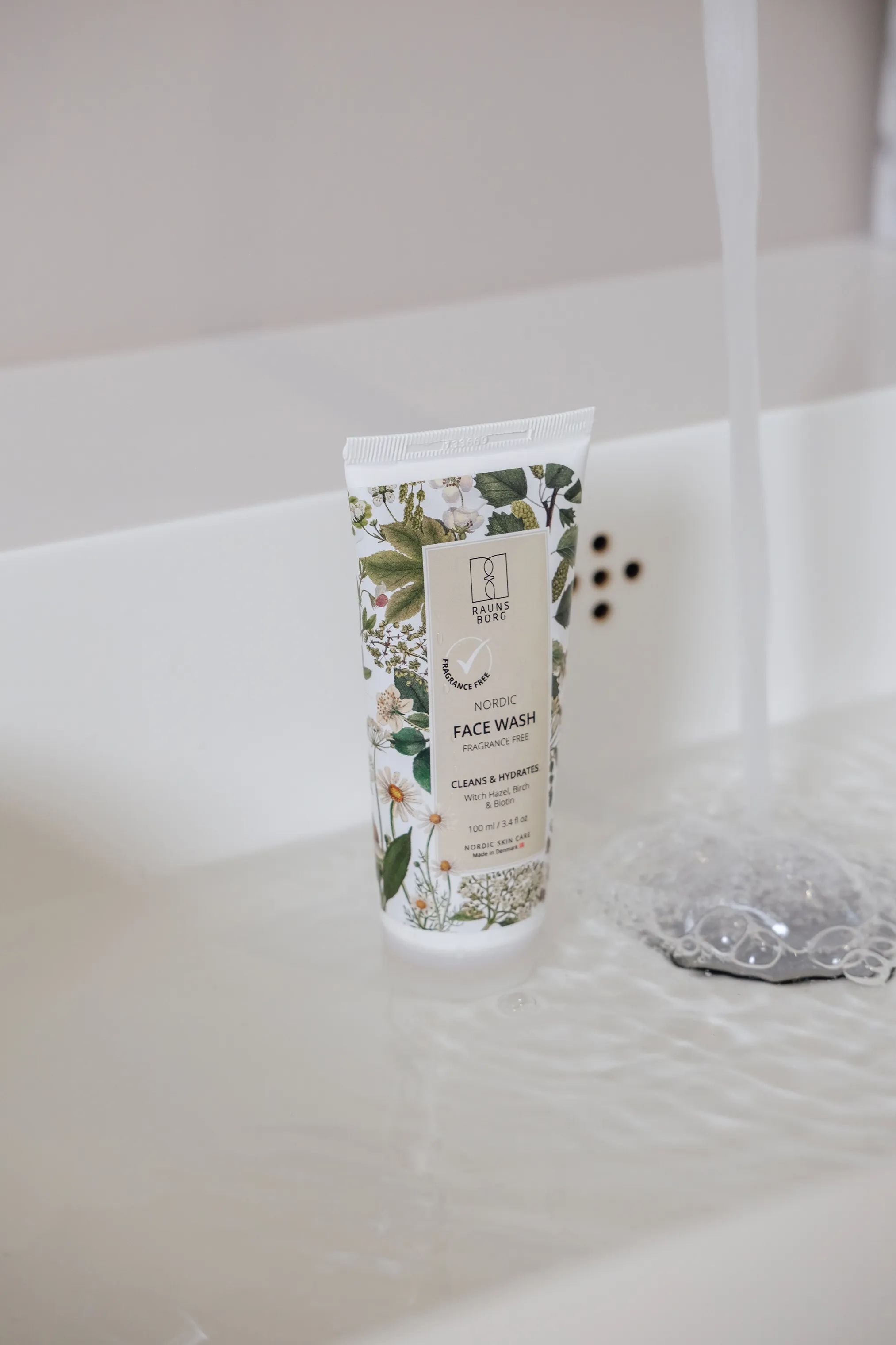 Raunsborg Ansigtspleje Nordic Face Wash i Hvid, 3