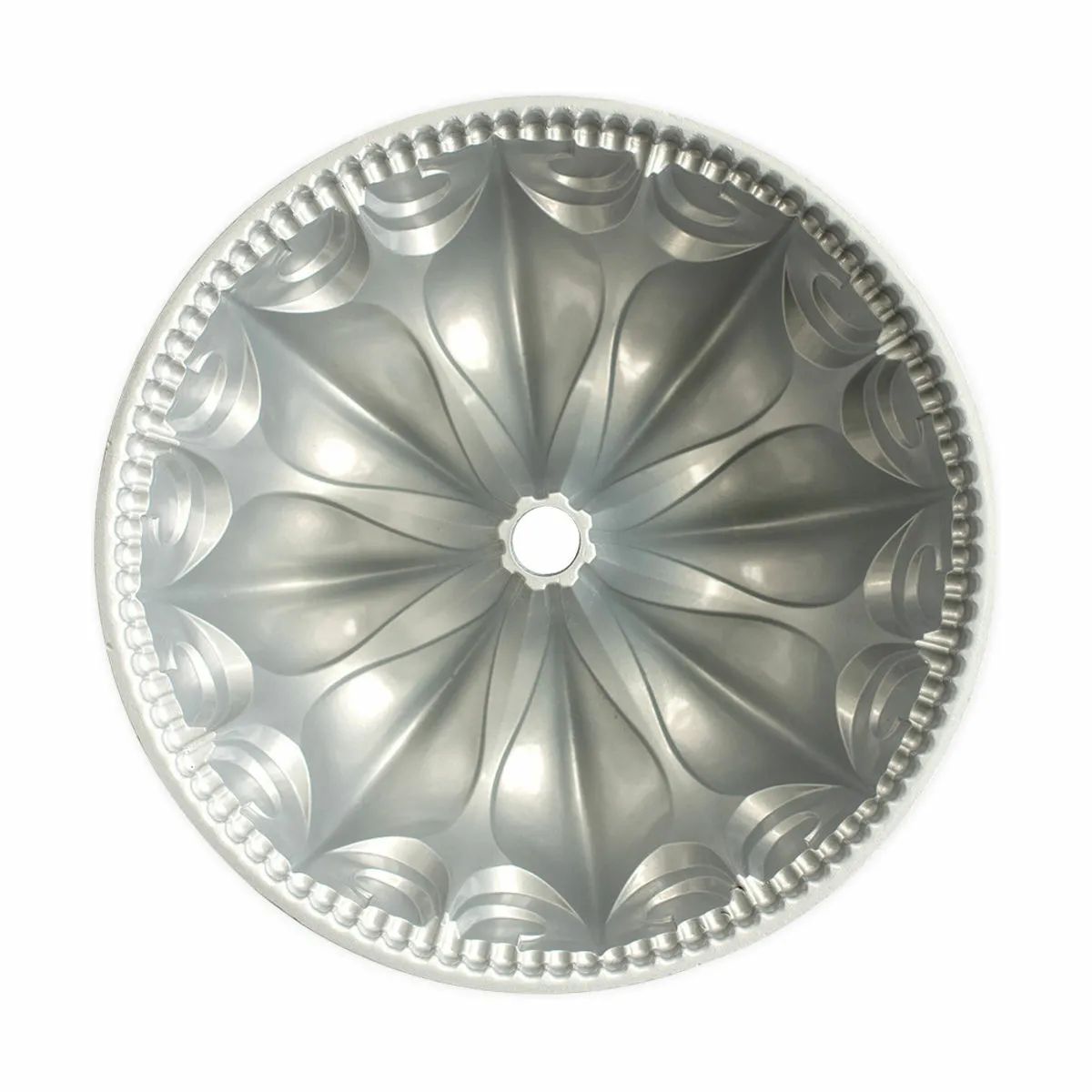 Nordic Ware Øvrige bageforme Fleur De Lis Bundt® Kageform i Gold, 4