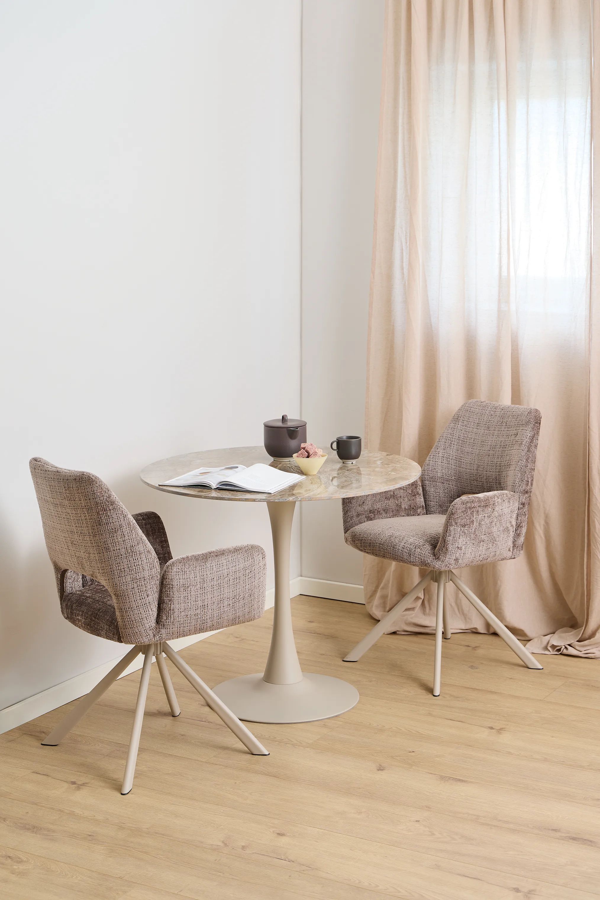 CASA Living Spiseborde Malta Spisebord i brun, 2