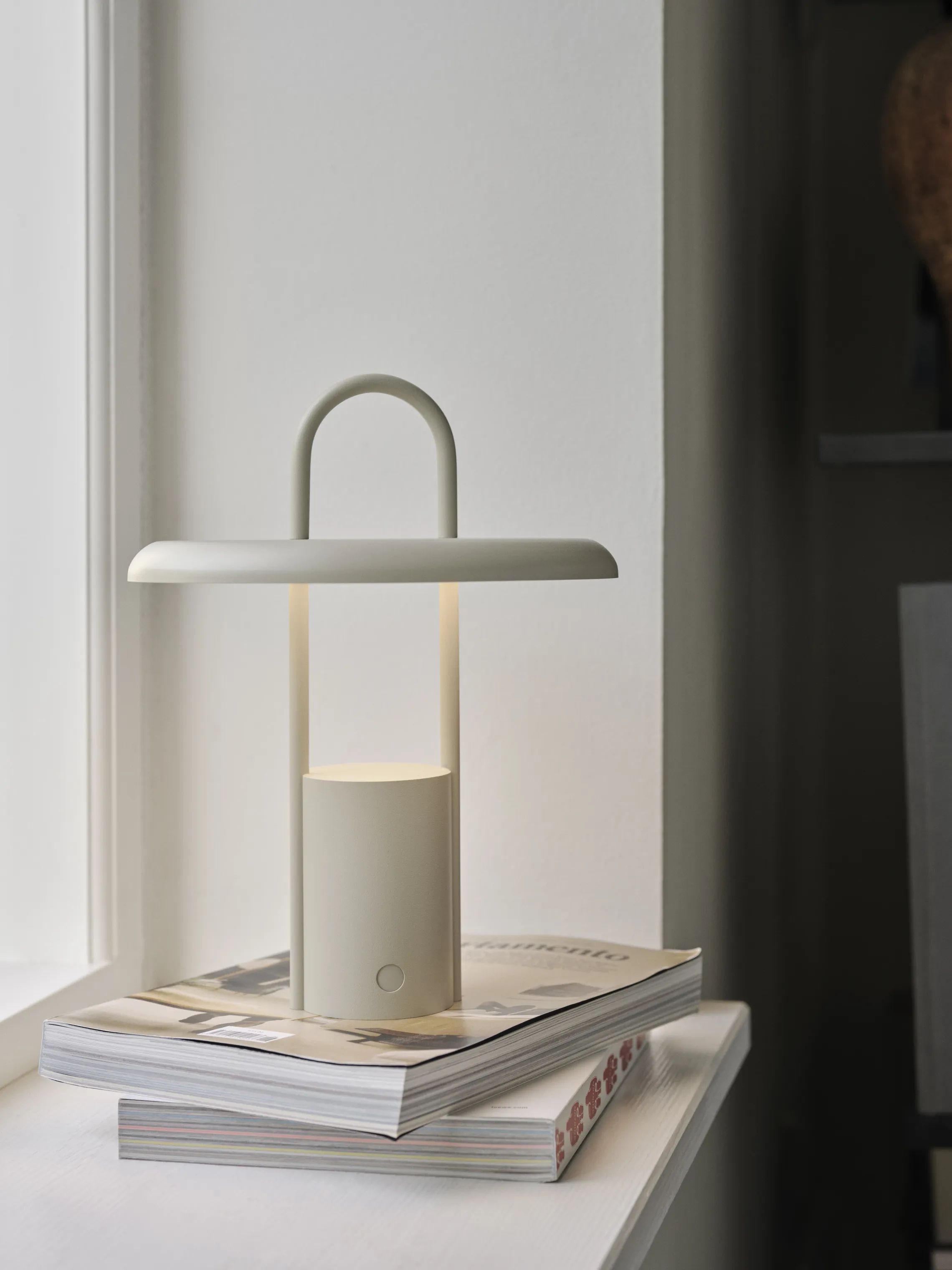 Stelton LED-lamper Pier Transportabel LED-lampe i Beige, 25 cm, 2