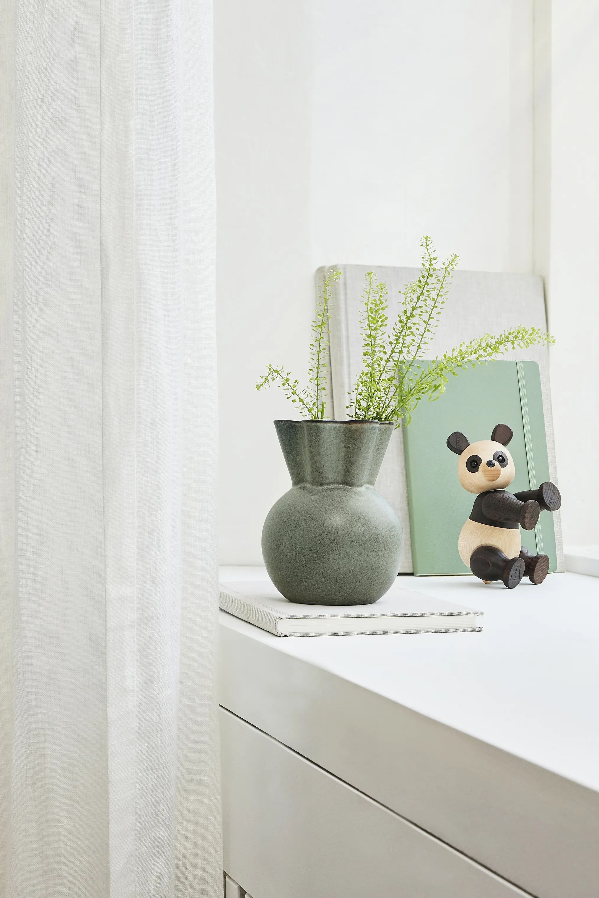 Spring Copenhagen Vaser Svungen Top Vase i Støvet grøn, 14 cm, 2