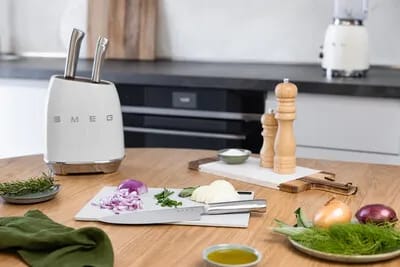 Smeg Knivblokke med knive 50's Style Knivbloksæt - 7 dele i Hvid, 2