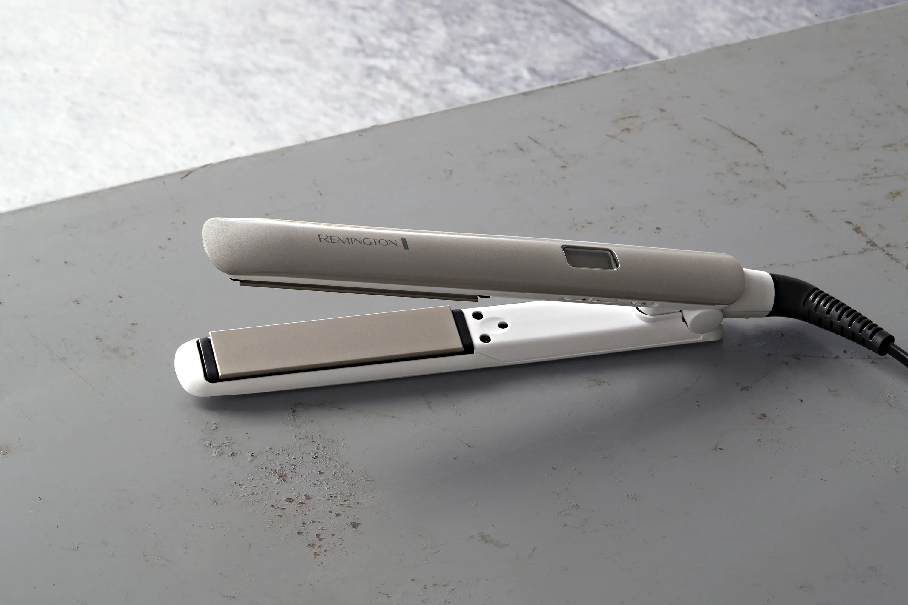 Remington Glattejern Hydraluxe Glattejern i Beige, 2