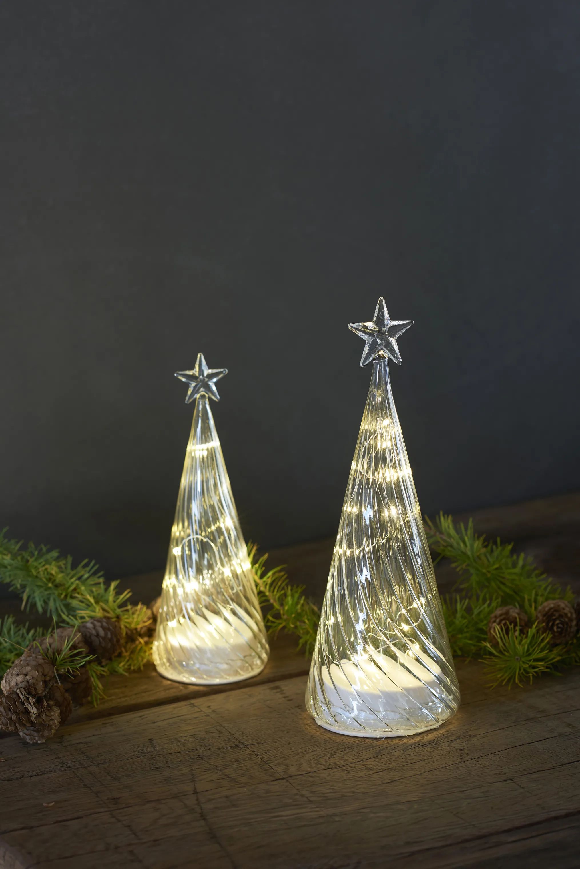Sirius Lysdekoration Wave Glastræ i 23 cm, 2