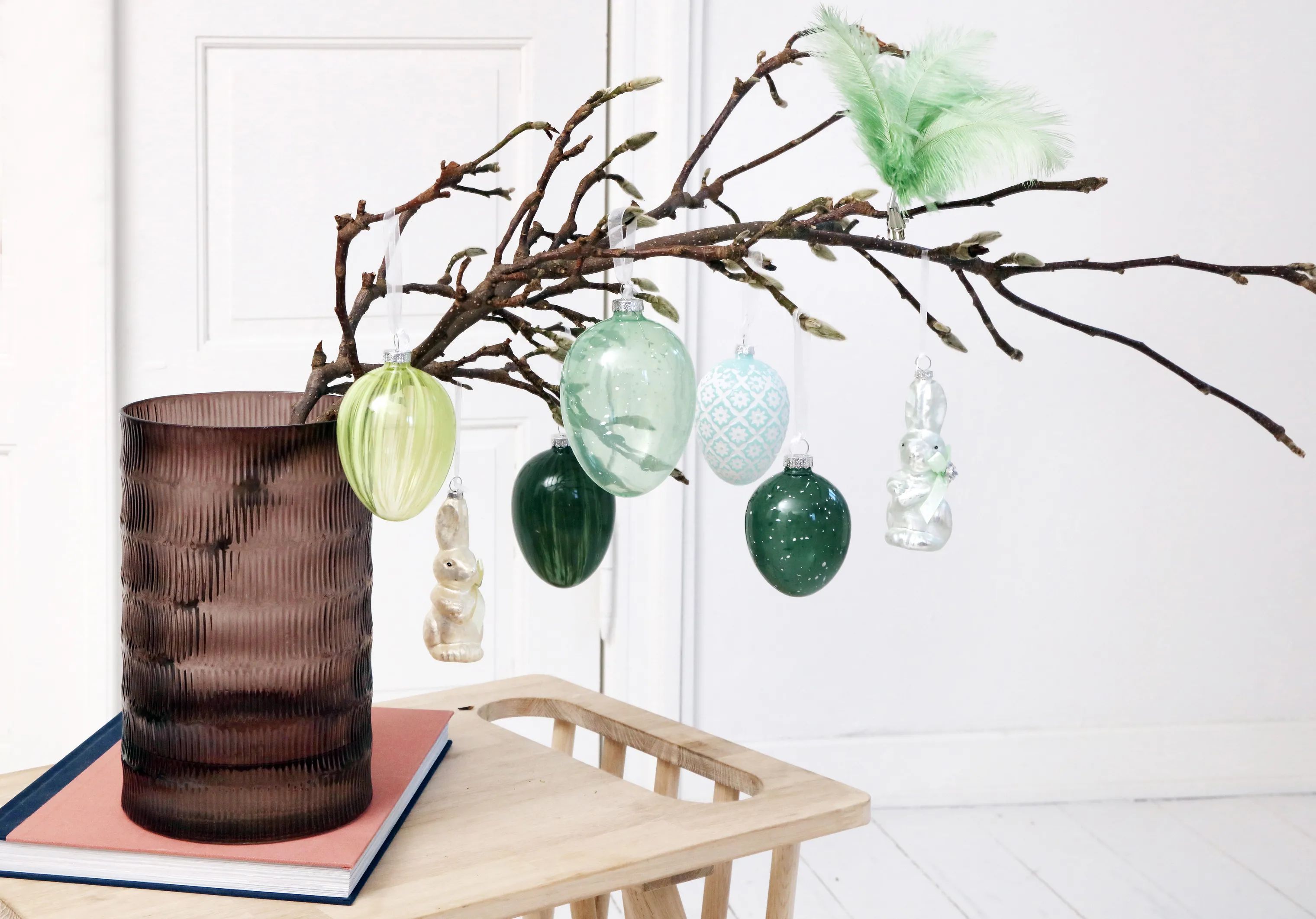 CASA Living Påskeæg og ophæng Påske 2020 Glaskanin i Lysegrøn, 12,5 cm, 2