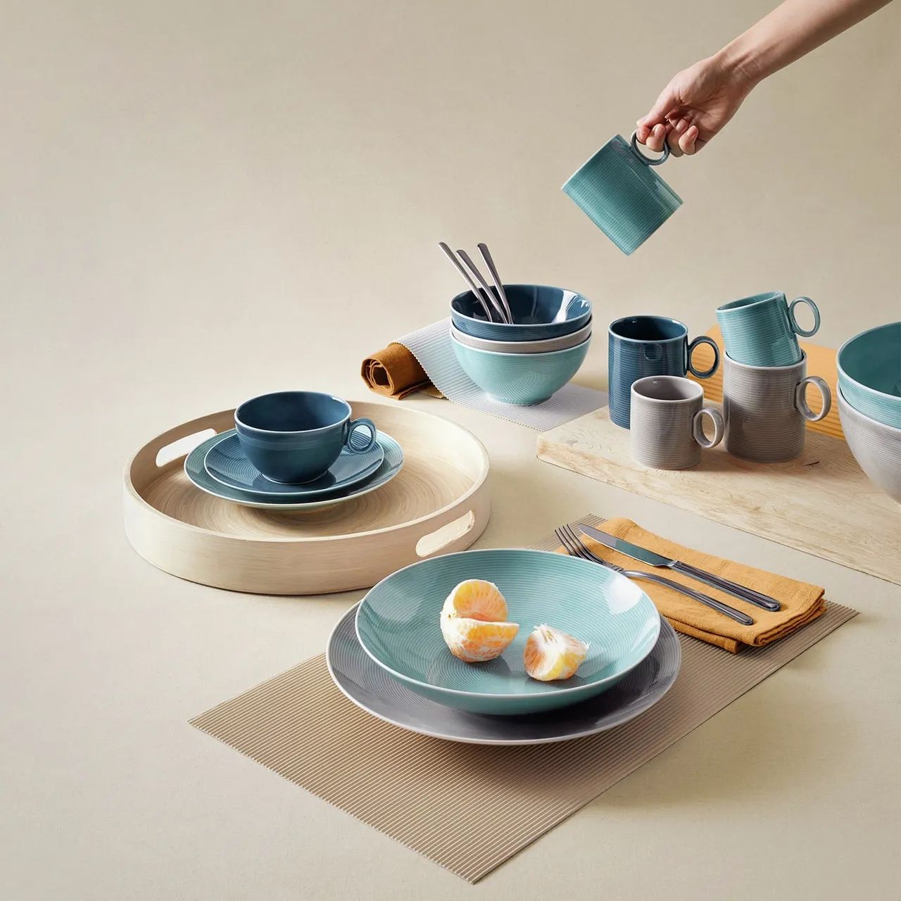 Rosenthal Krus og kopper med hank Loft Krus i Ice Blue, 38 cl, 2