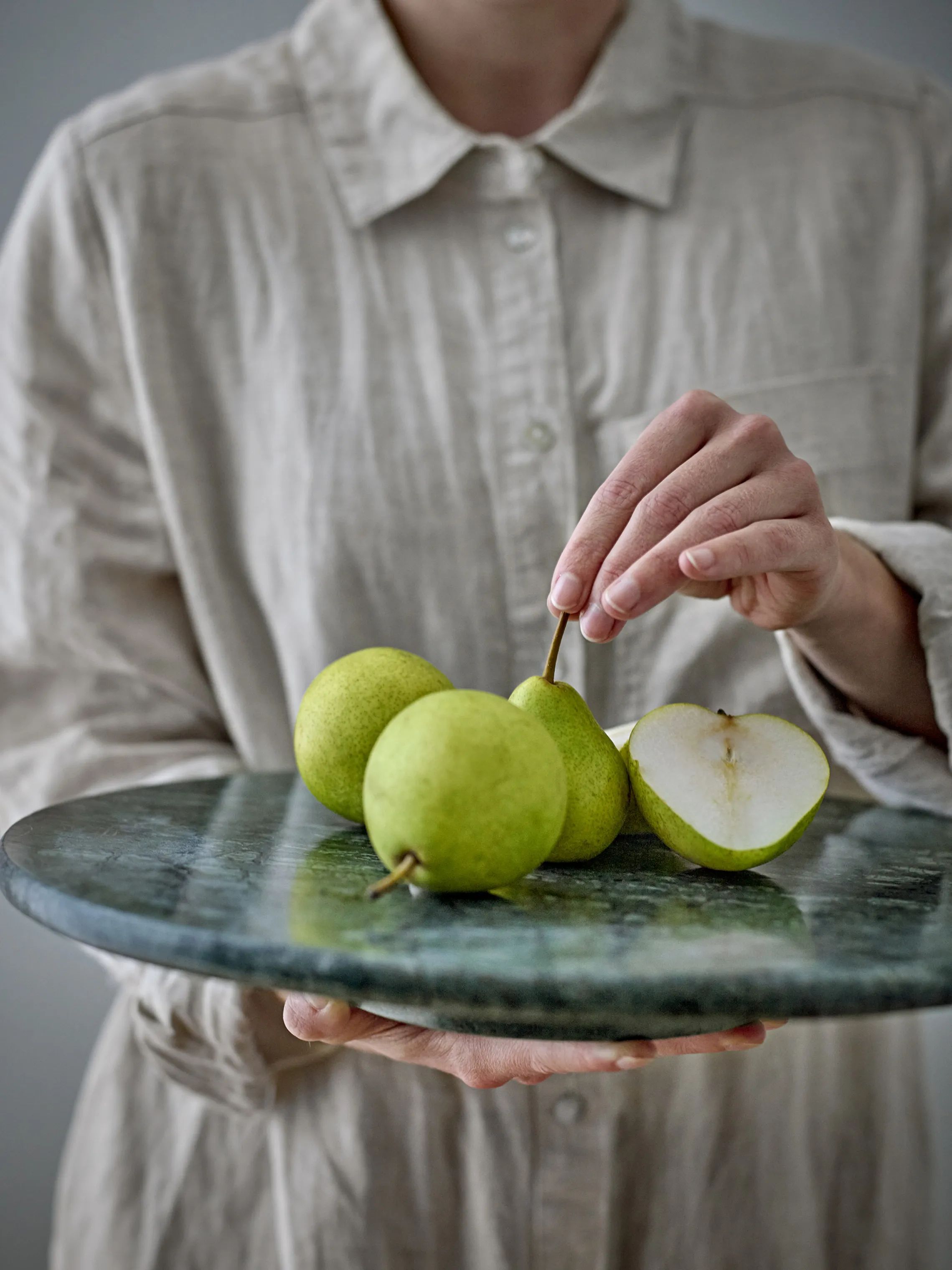 Bloomingville Serveringsfade Nuni Fad på drejefod i Grøn, 3
