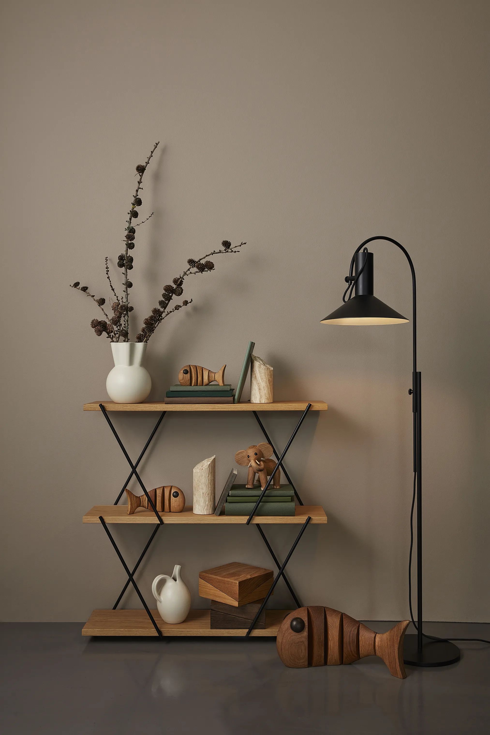 Spring Copenhagen Gulvlamper Ballet Formel Gulvlampe i Sort, 2