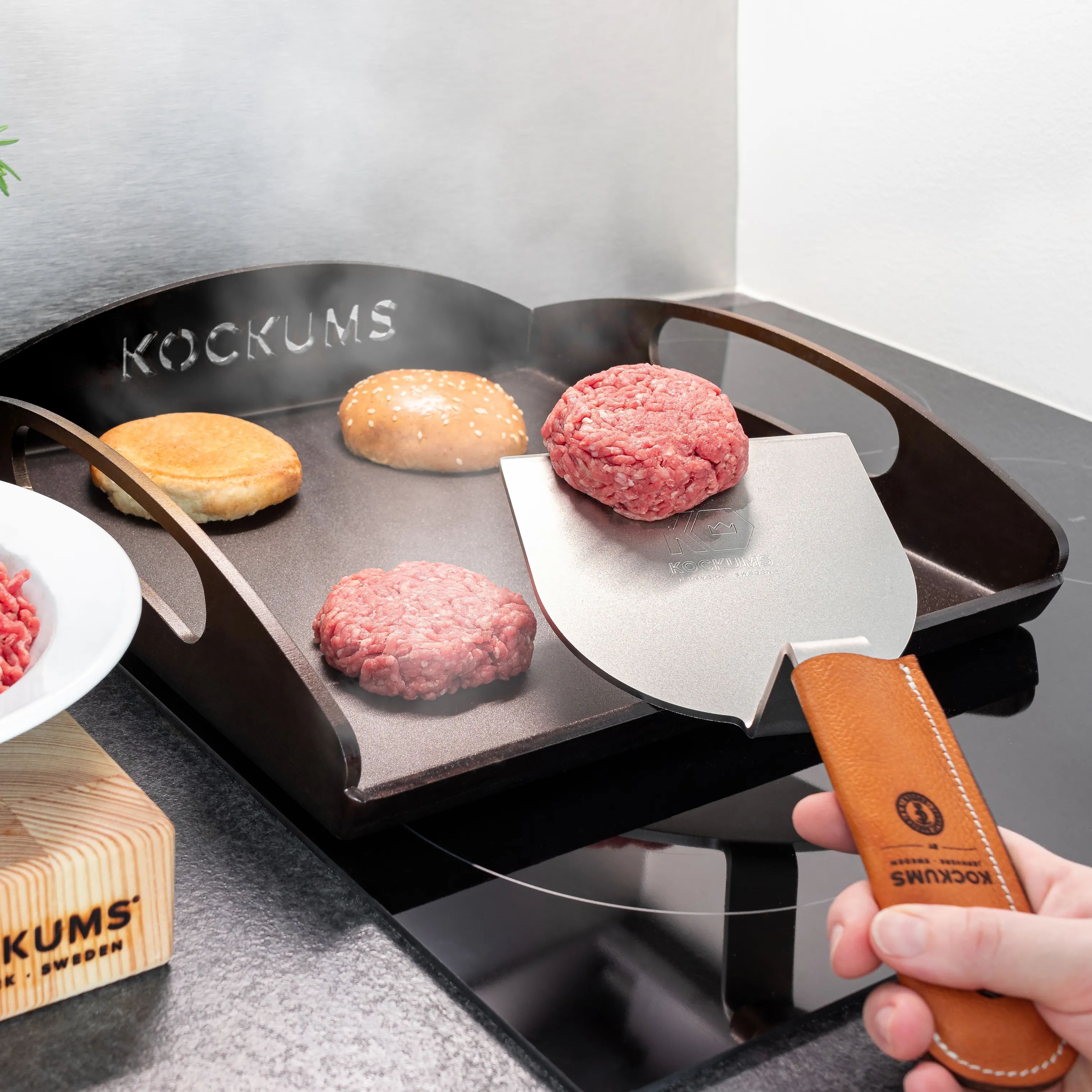 Kockums Jernverk Øvrigt grilltilbehør Burgerpresser i Sølvfarvet/læder, 2