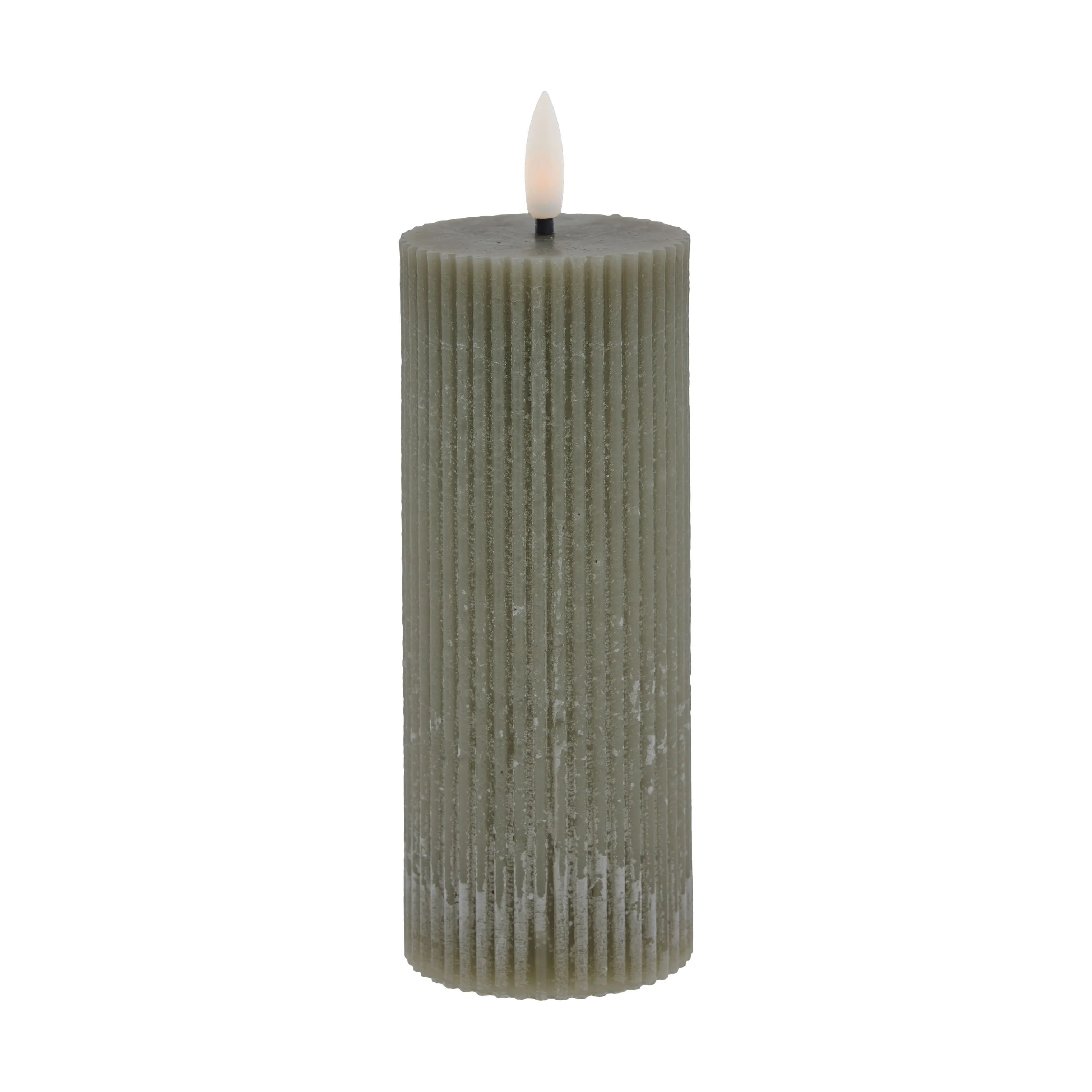 Lene Bjerre LED-lys Lillia LED Bloklys i støvet grøn, H15 x Ø6 cm, 1