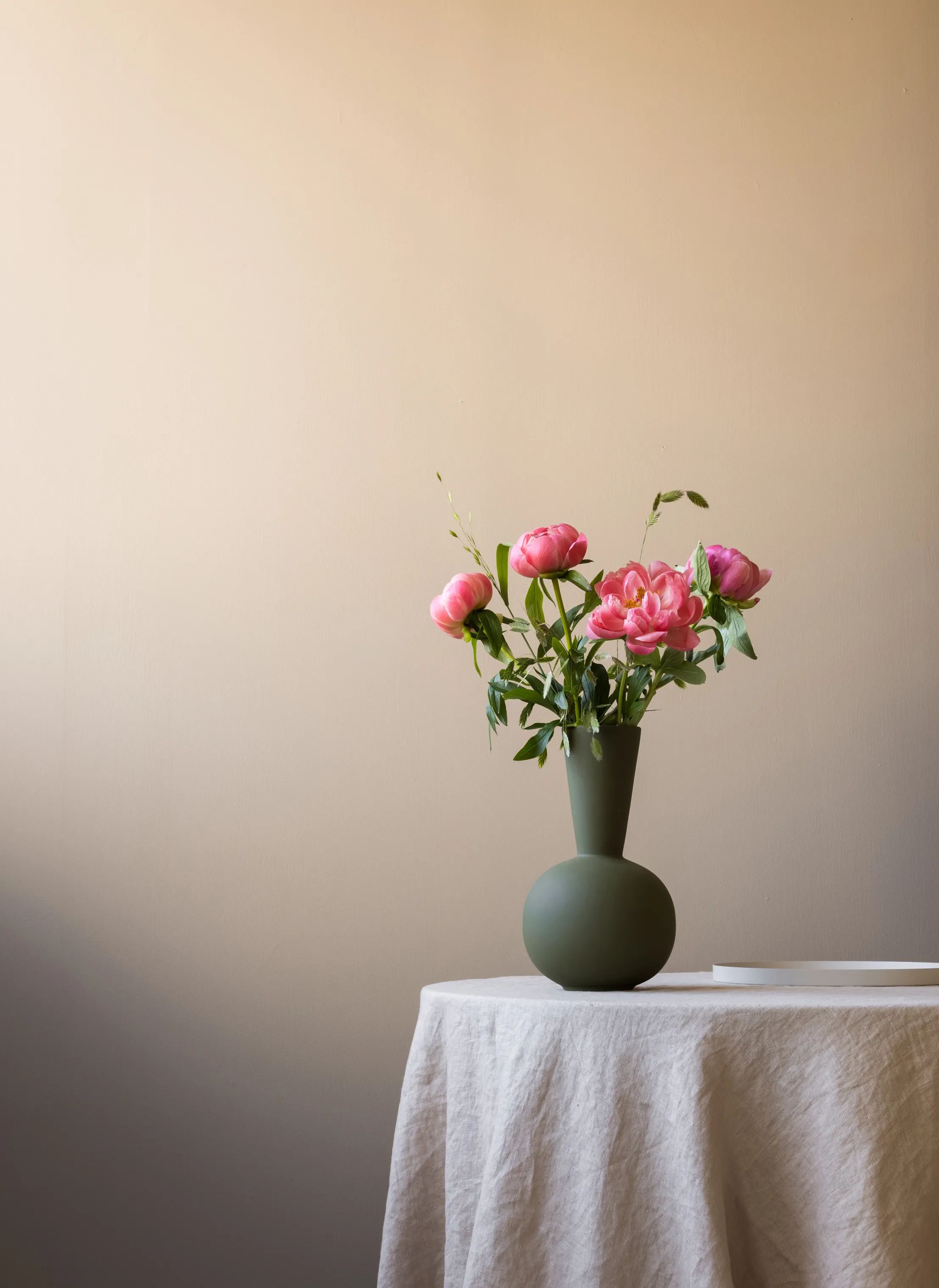 Cooee Vaser Trumpet Vase i Oliven, 2