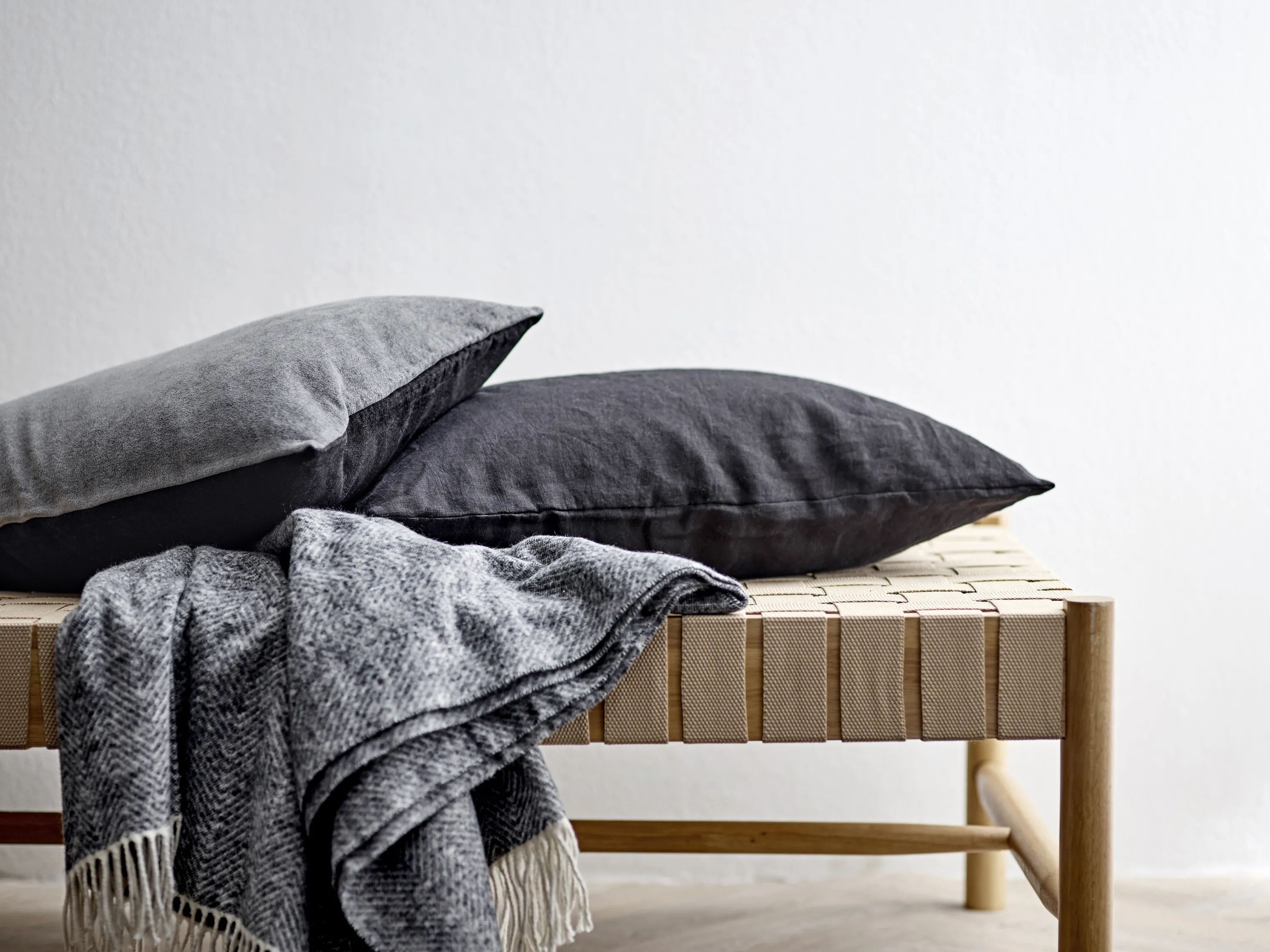 Södahl Pyntepuder Washed Chenille Pudebetræk i Sort, 2