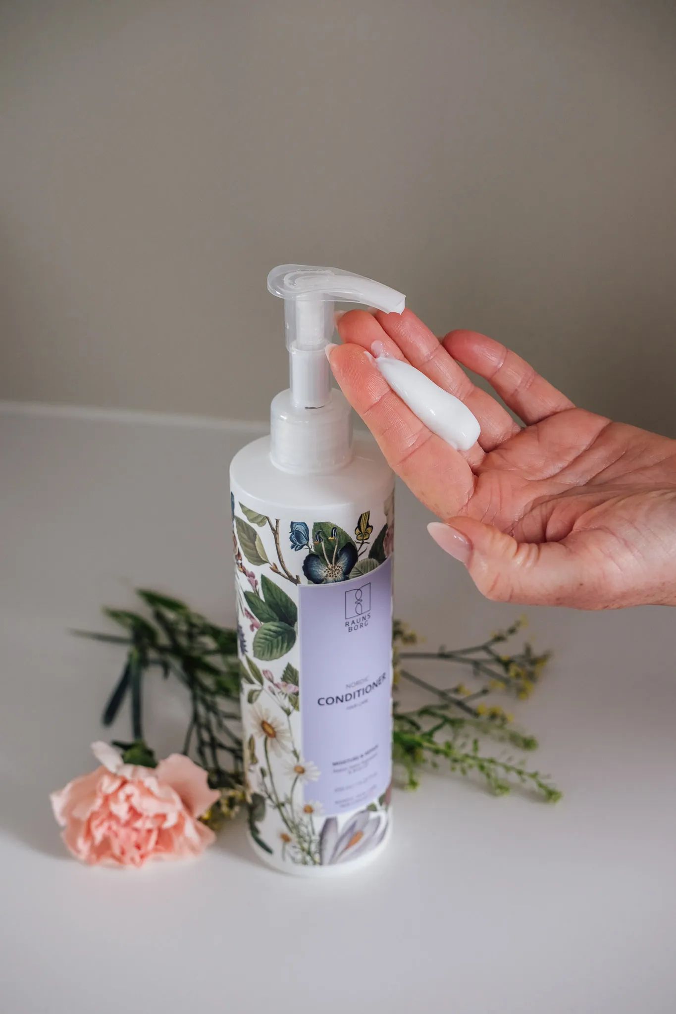 Raunsborg Shampoo og hårpleje Nordic Moisture & Repair Balsam i Hvid, 2