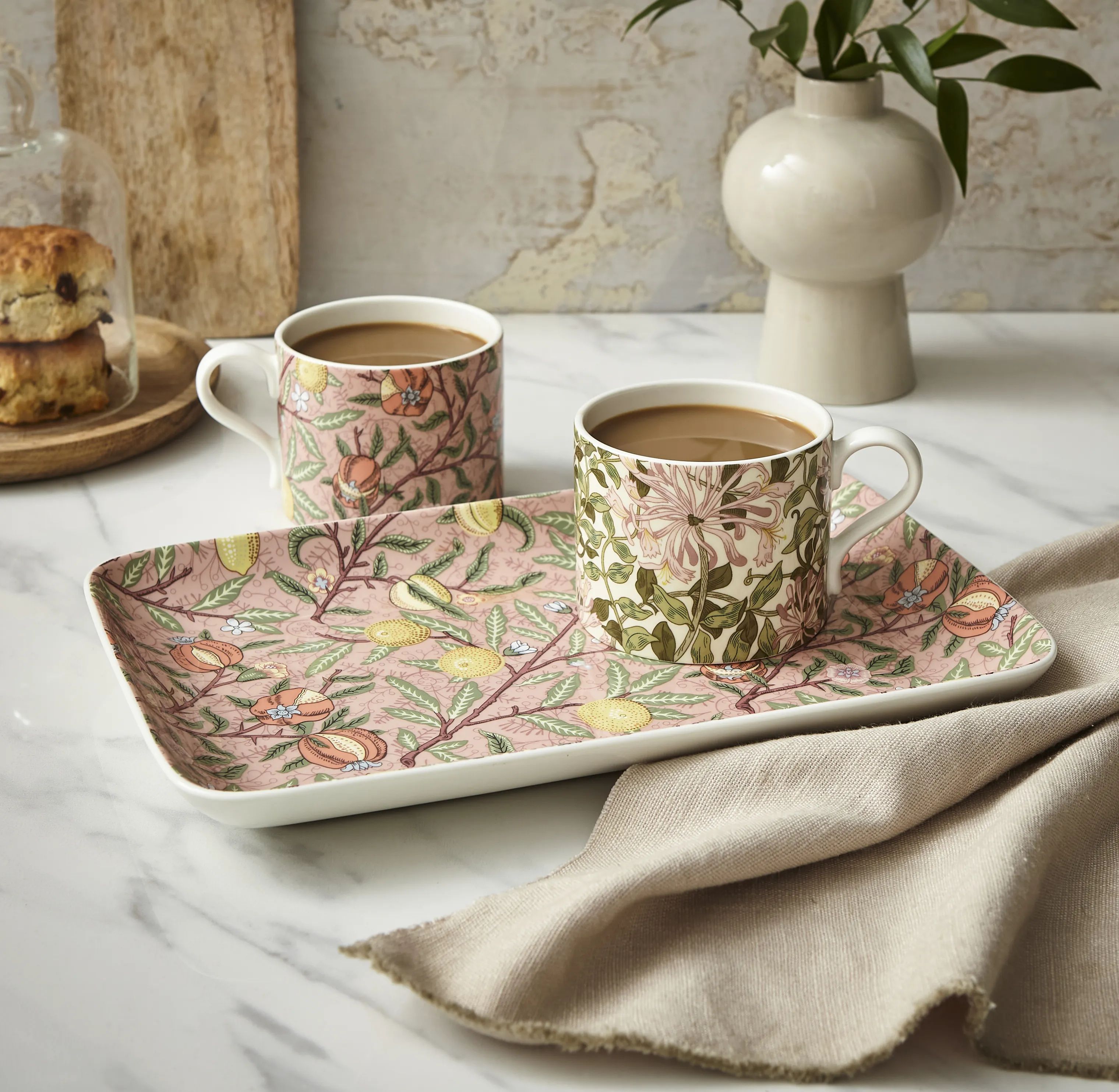 Spode Bakker Morris & Co Serveringsbakke i Lyserød/Grøn/Gul, 3
