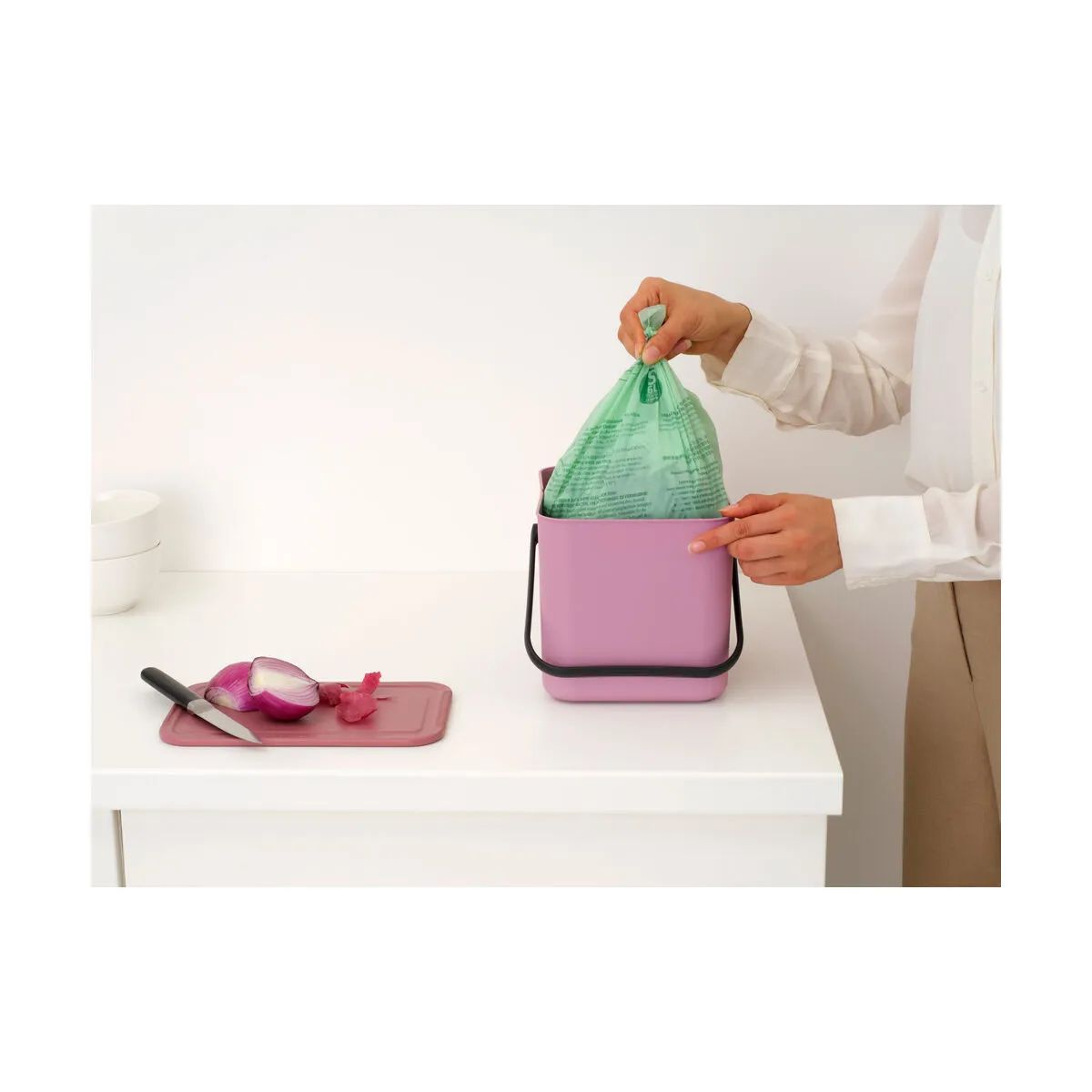Brabantia Spande uden pedal Sort & Go Affaldsspand i Lilac Pink, 6 L, 4