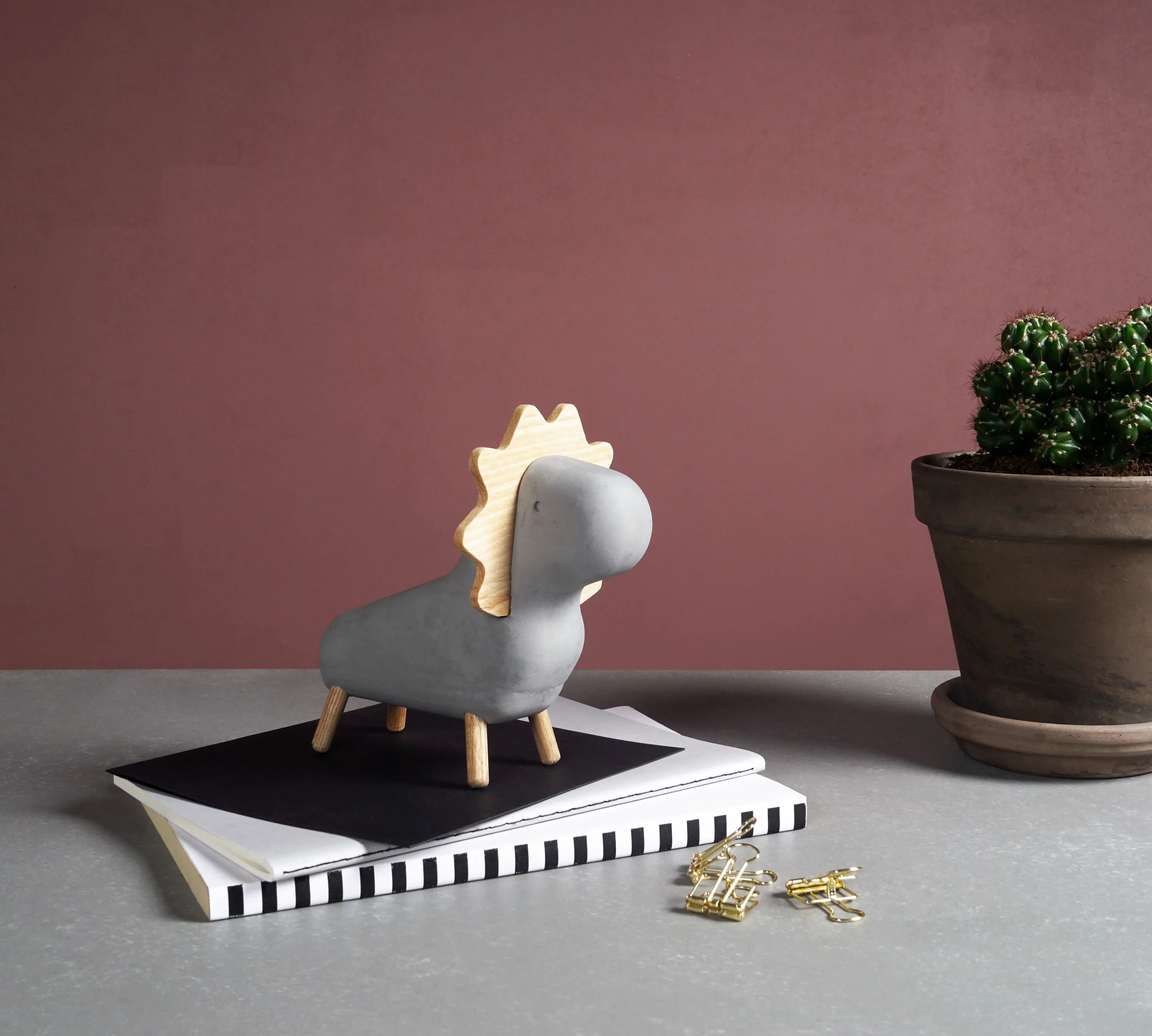 KORRIDOR Dyrefigurer Concrete Animals Figur Løve i 14,5 cm, 2