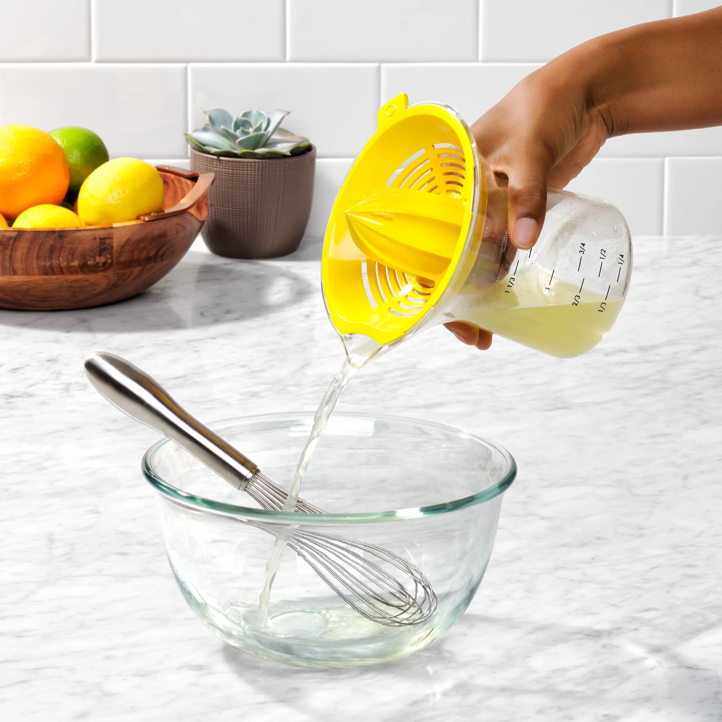 OXO Citruspressere Good Grips 2-i-1 Citruspresser i gul;orange;klar, 2