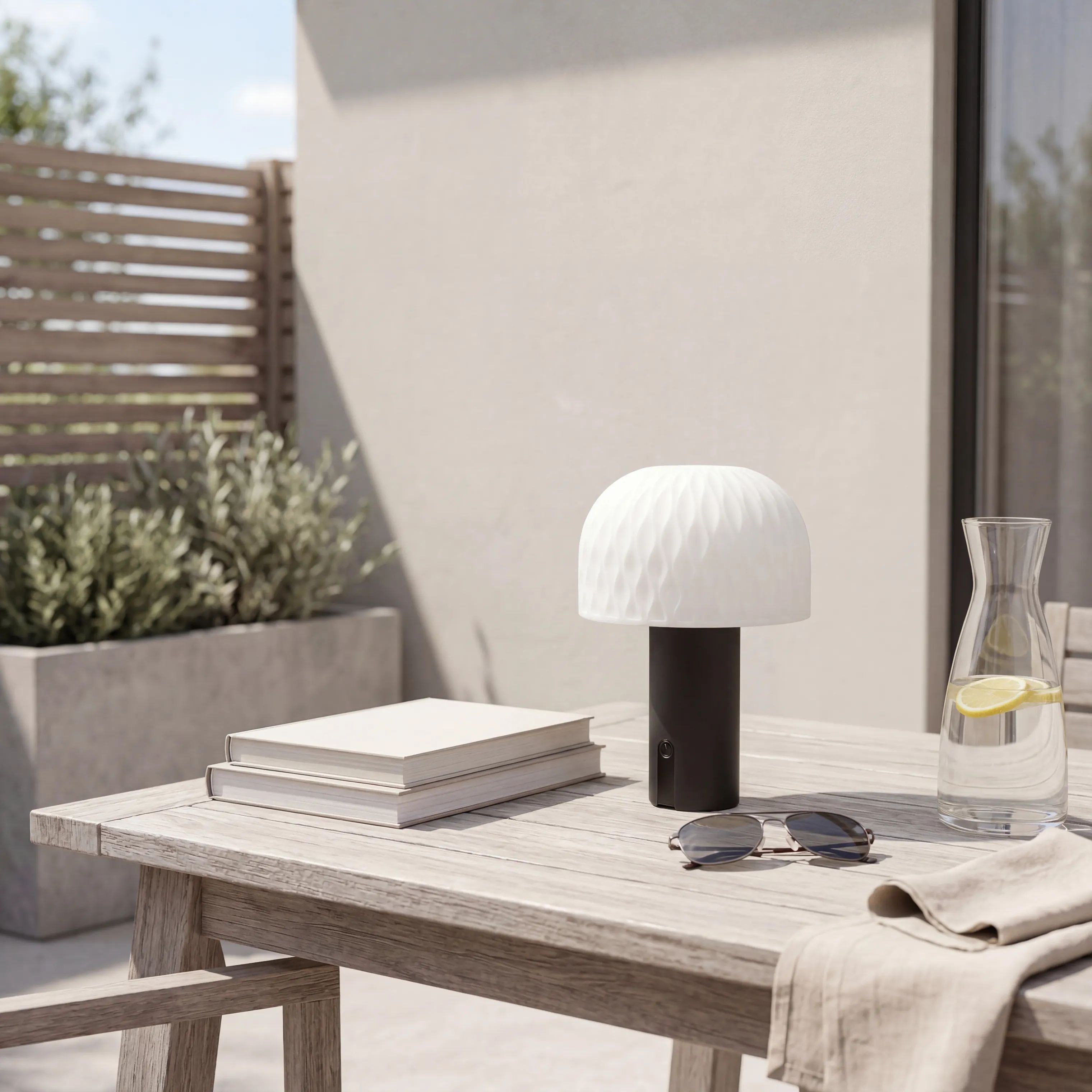 Deluxe Homeart Bordlamper Ikon Copenhagen Ikon Solar LED Bordlampe i Sort, 3