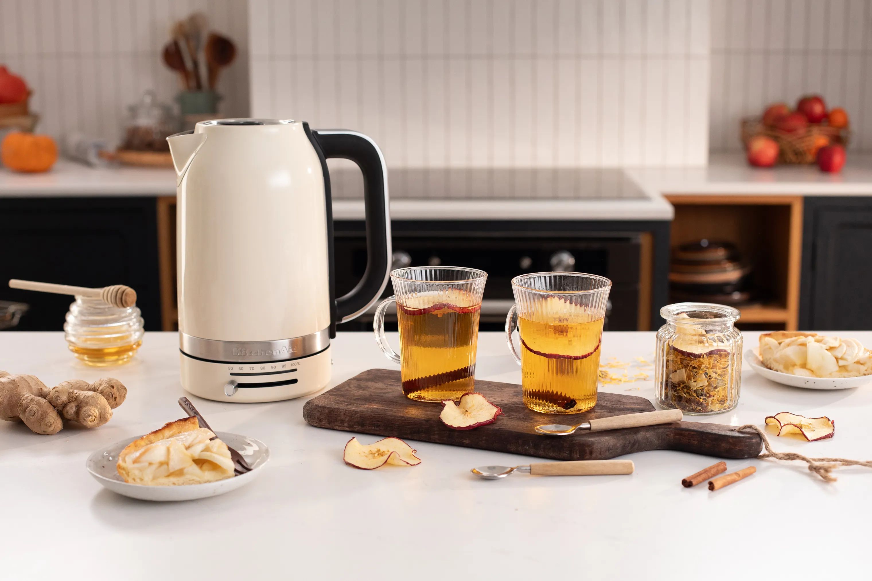 KitchenAid Elkedler Classic Elkedel i Almond Creme, 3