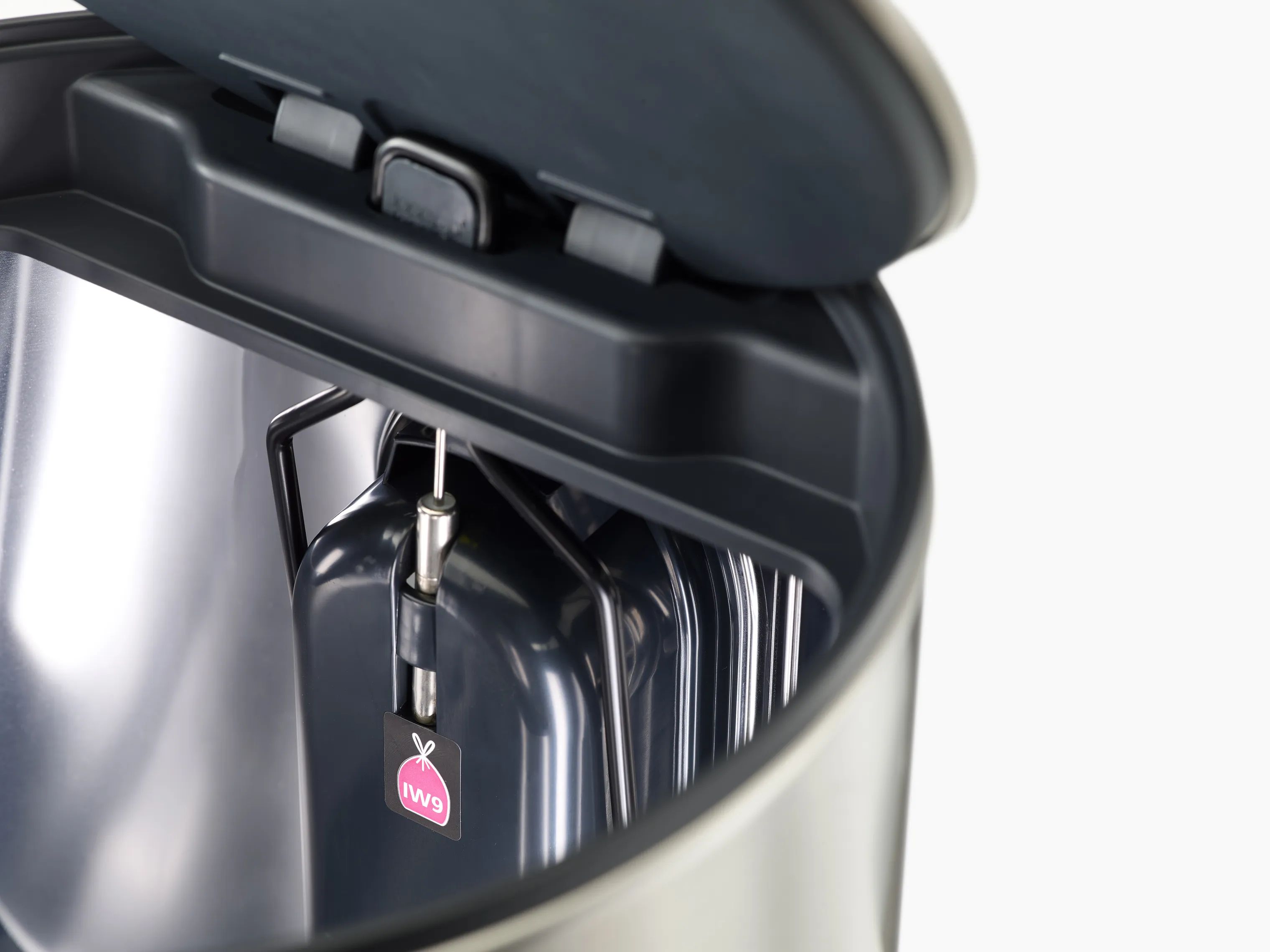 Joseph Joseph Pedalspande Arc  Affaldsspand i Stainless Steel, 10 L, 2