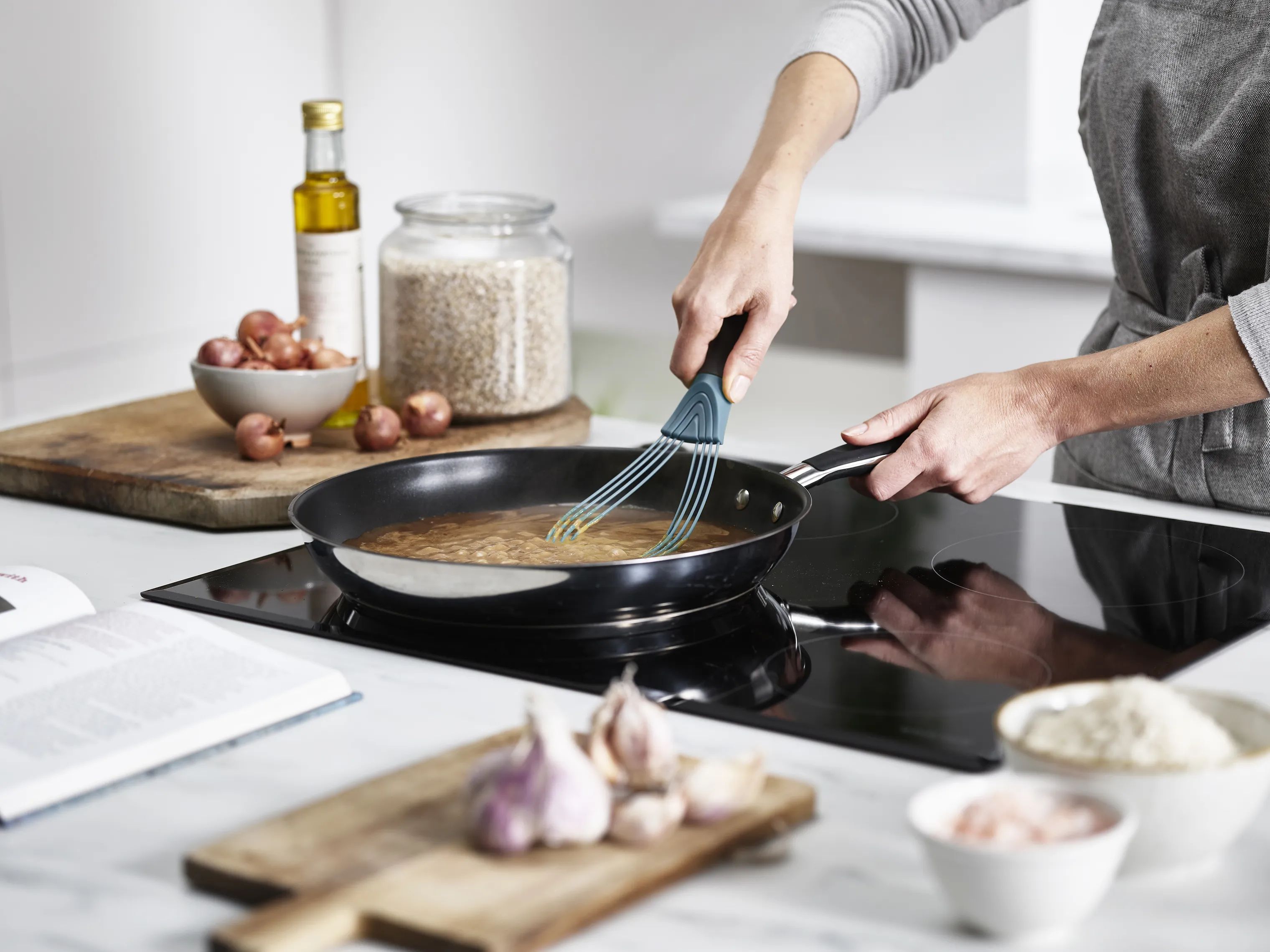 Joseph Joseph Piskeris Cookshop Twist 2-i-1 Piskeris i Blå, 28 cm, 2
