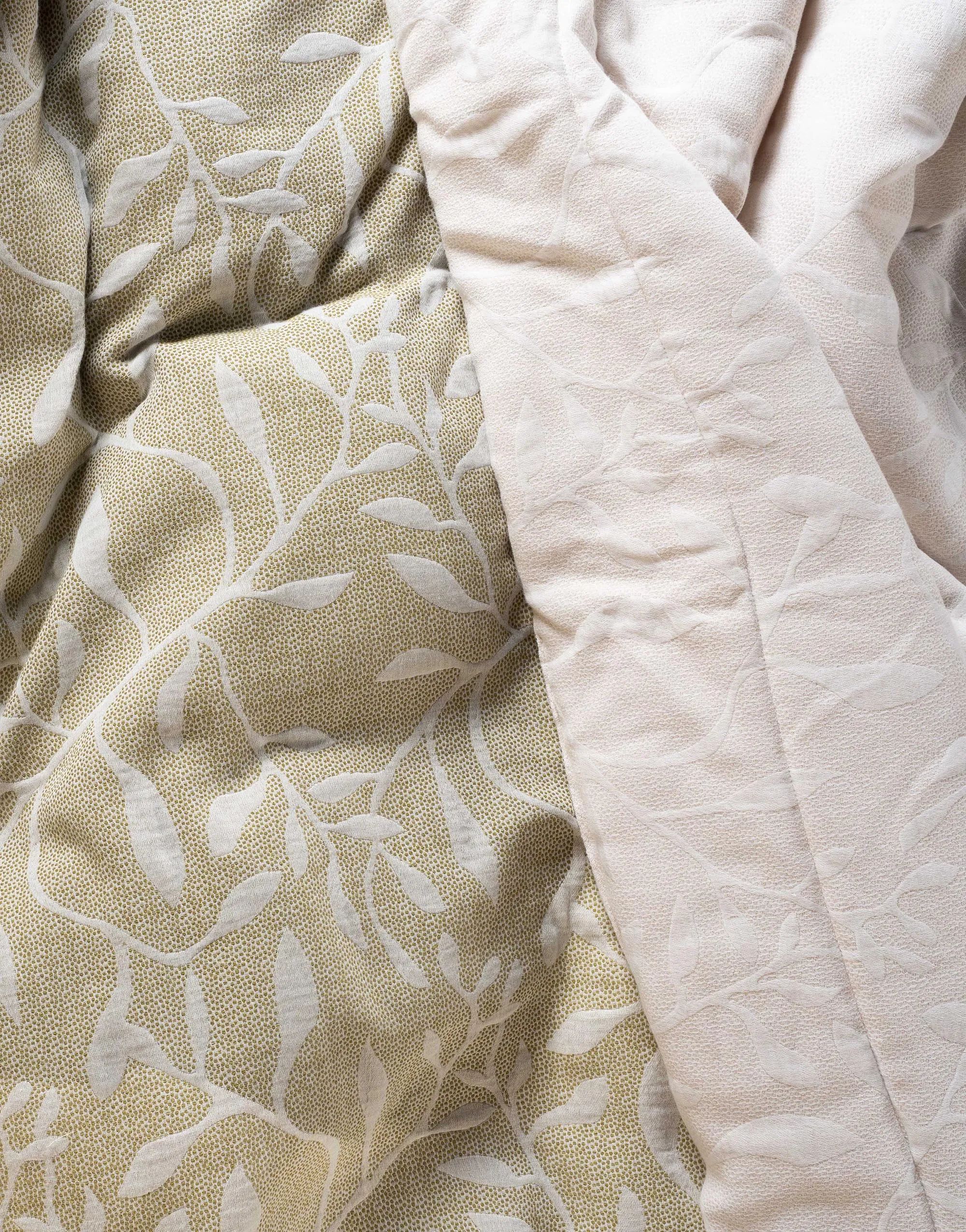 Essenza Pyntepuder Willow Pyntepude i Vanilla, B40 x L90 cm, 2