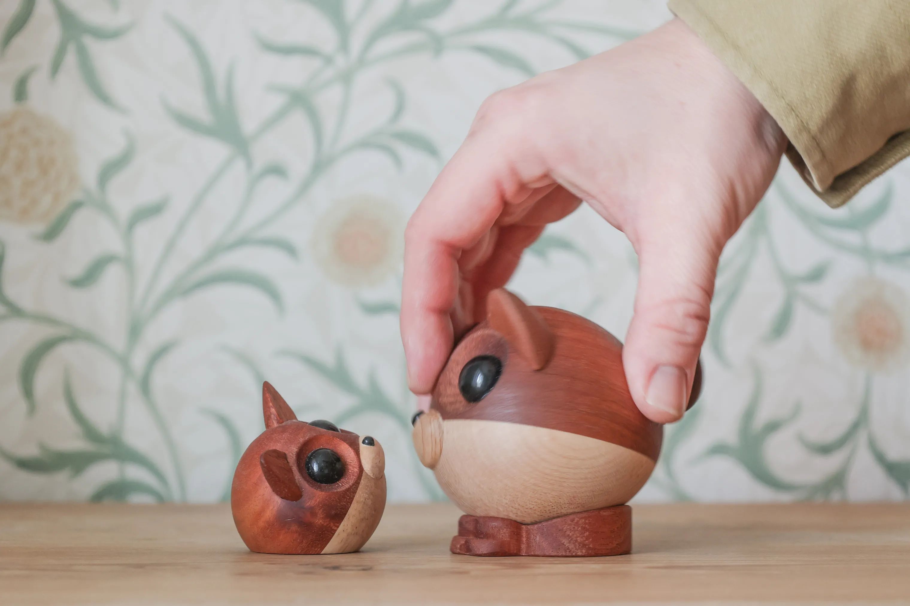 FableWood Dyrefigurer Pick Me Up Ræv - Mikkel i Natur, 2