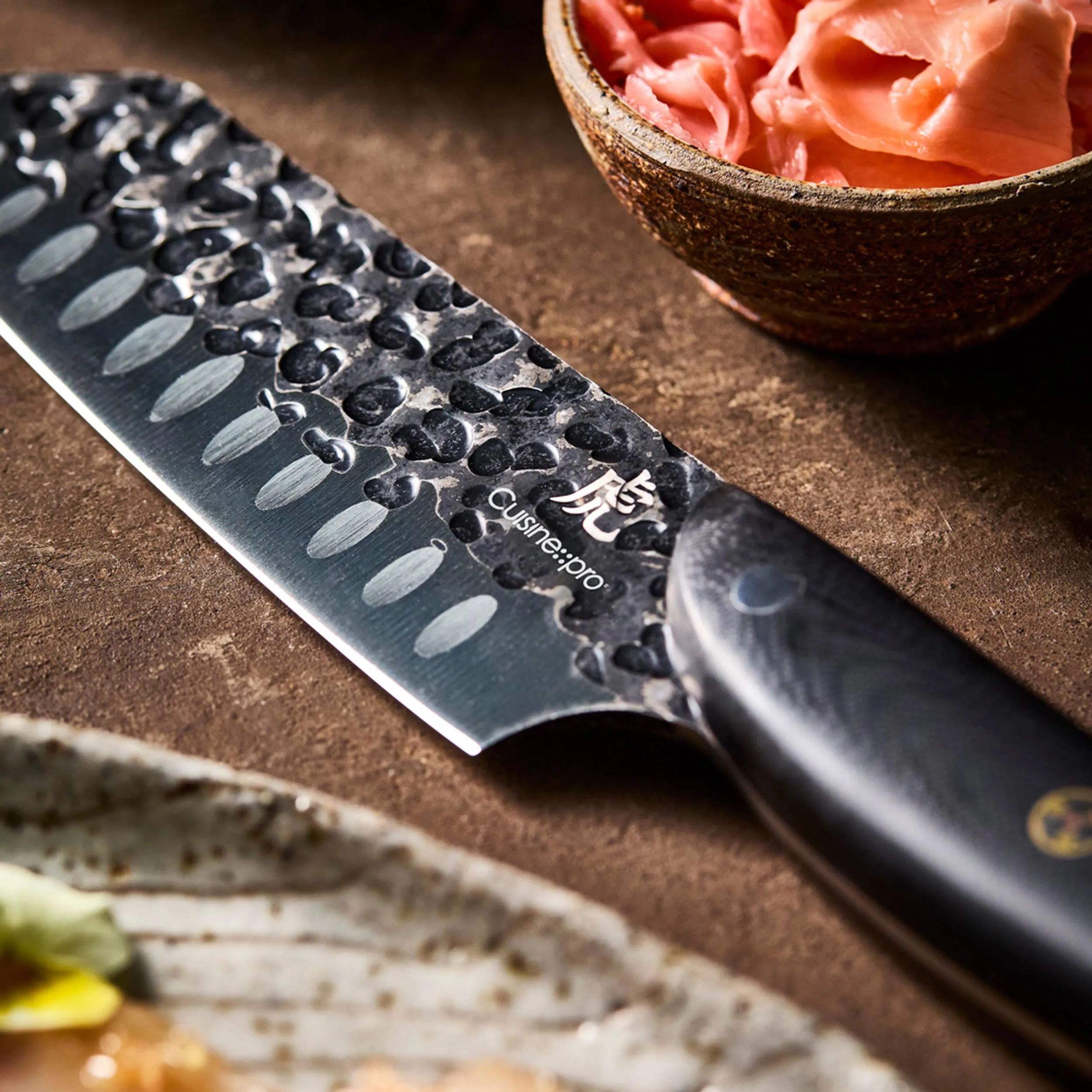 THE CUSTOM CHEF™ Santokuknive Cuisine::pro Kuro Kiba Cuisine::pro® Kuroi Kiba™ Santokukniv i 14, 5