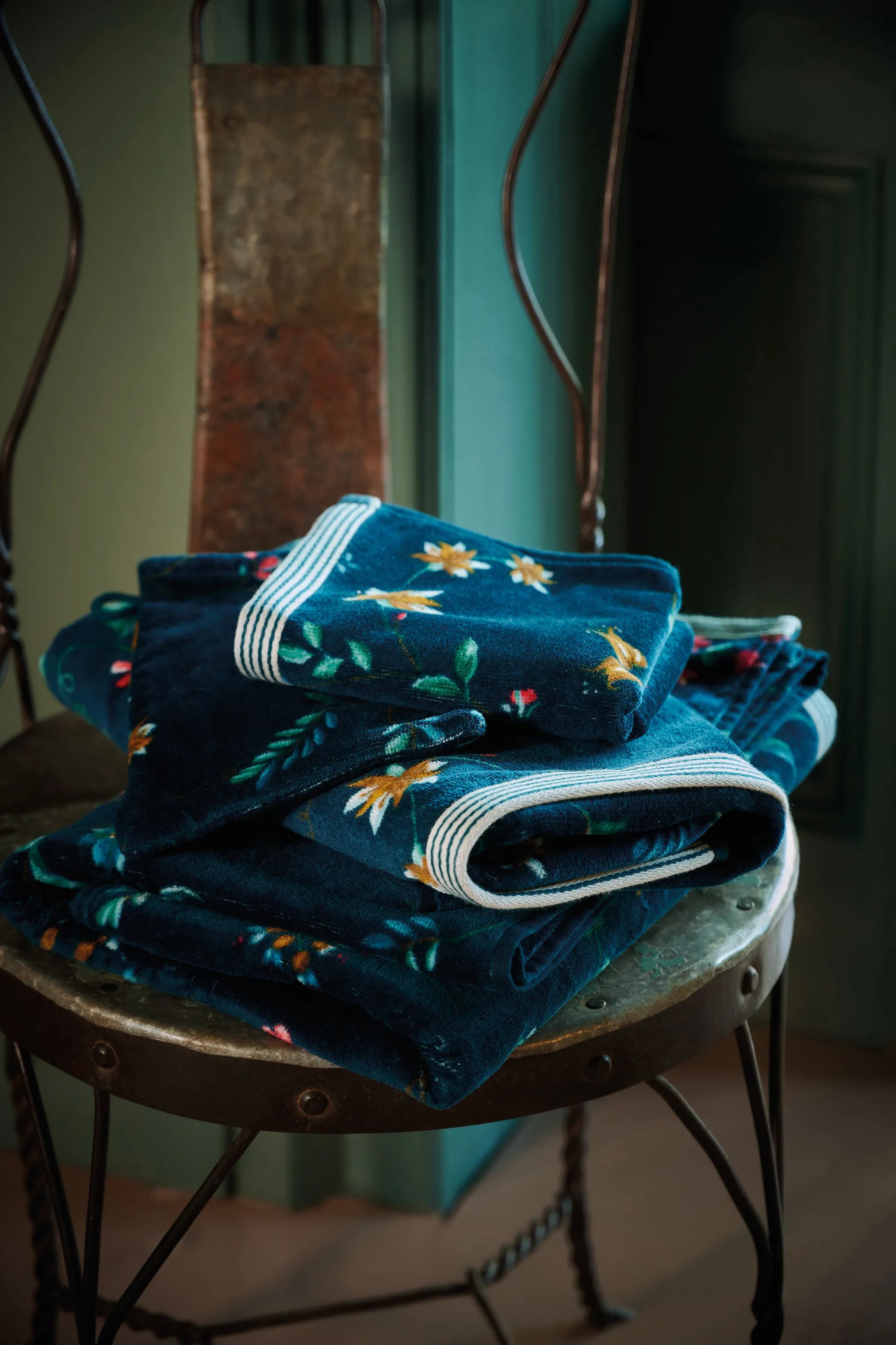PIP Studio Håndklæder Les Fleurs Fleur Badehåndklæde i Dark blue , B70 x L140 cm, 2