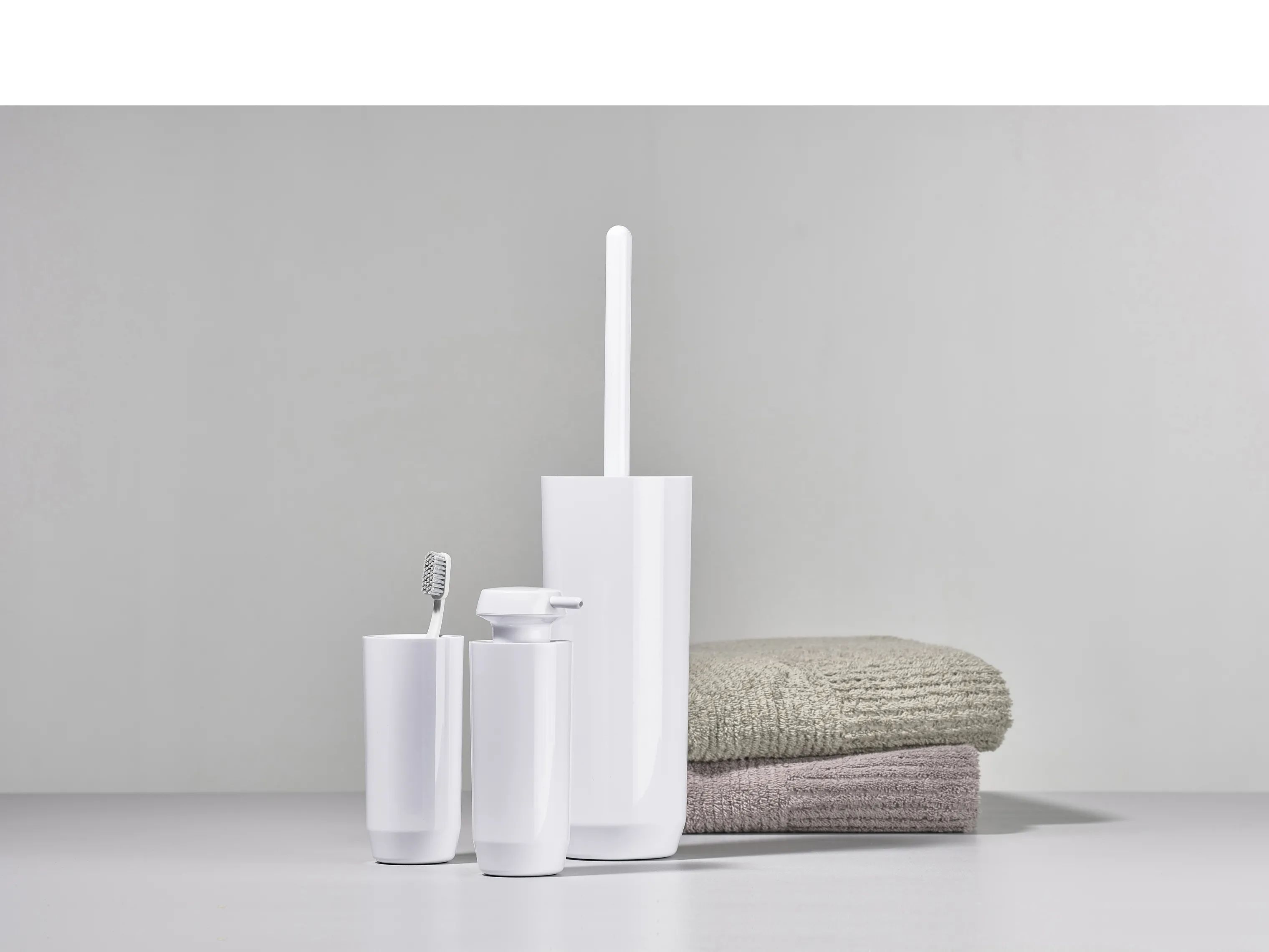 Zone Tandbørsteholdere Suii Tandbørstekrus i White, 14,1 cm, 2