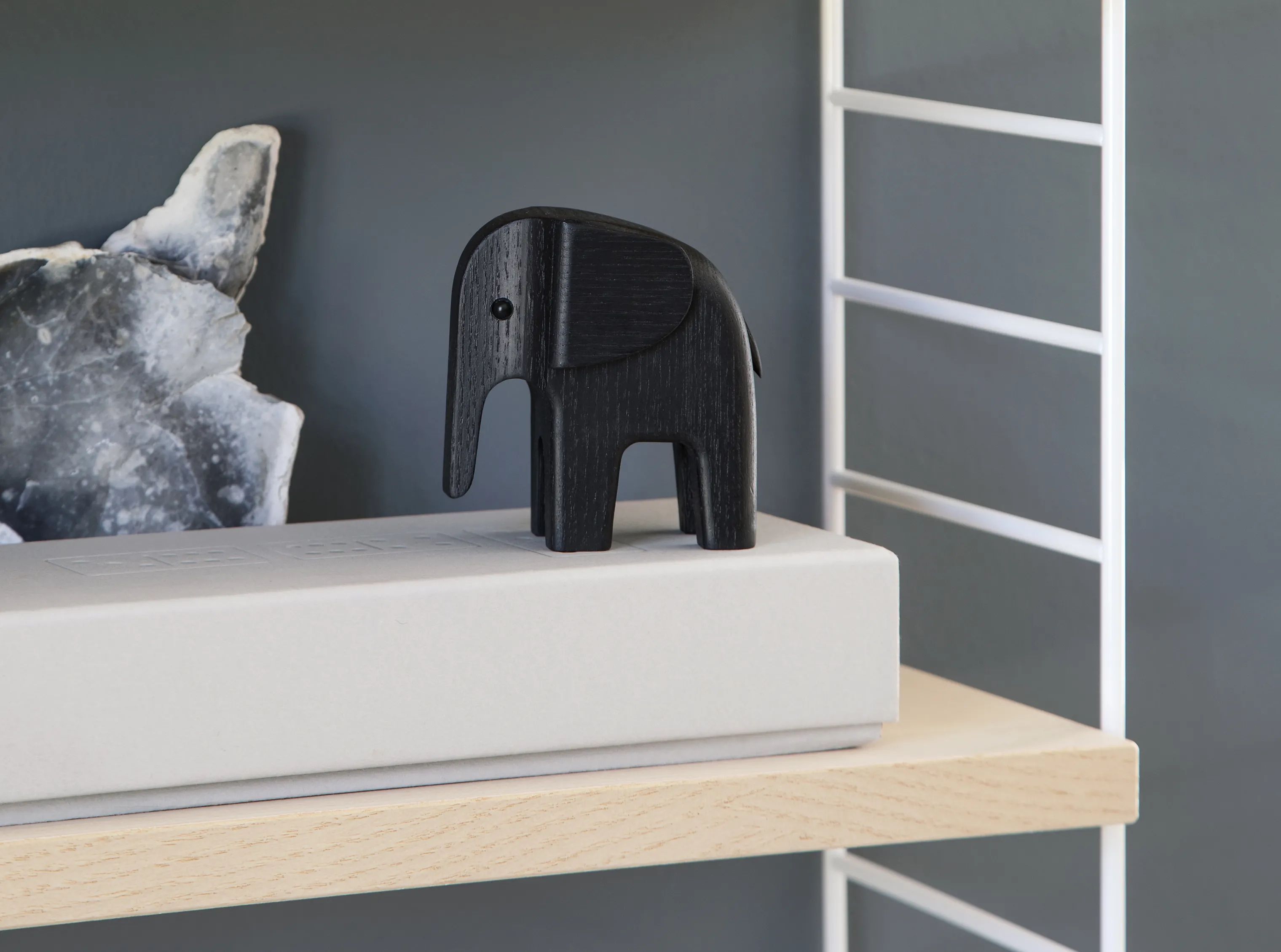 Novoform Dyrefigurer Baby Elefant i Sort, 7,7 cm, 2