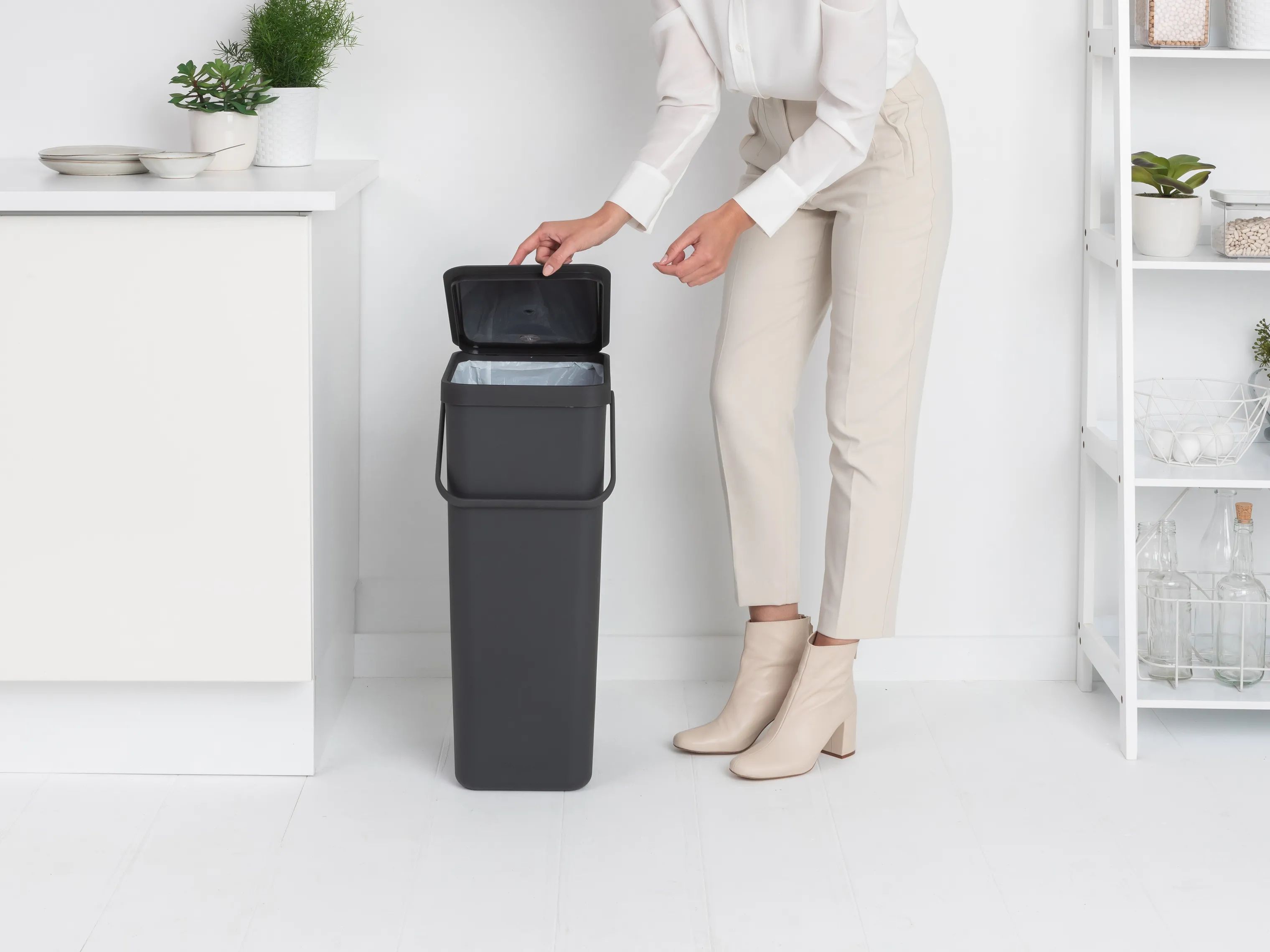Brabantia Spande uden pedal Sort & Go Affaldsspand i Grå, 40 L, 3