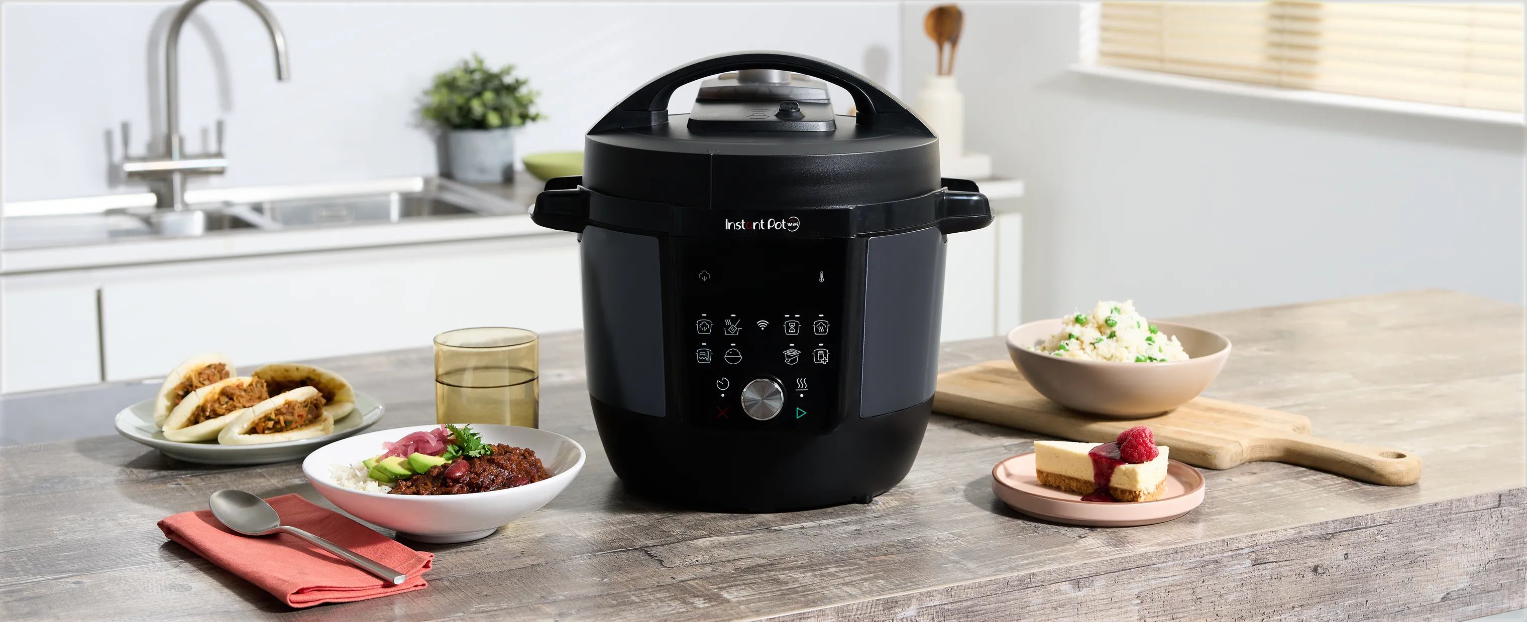 Instant Slowcookere og multicookere Instant Pot Plus Multicooker i Sort, 3