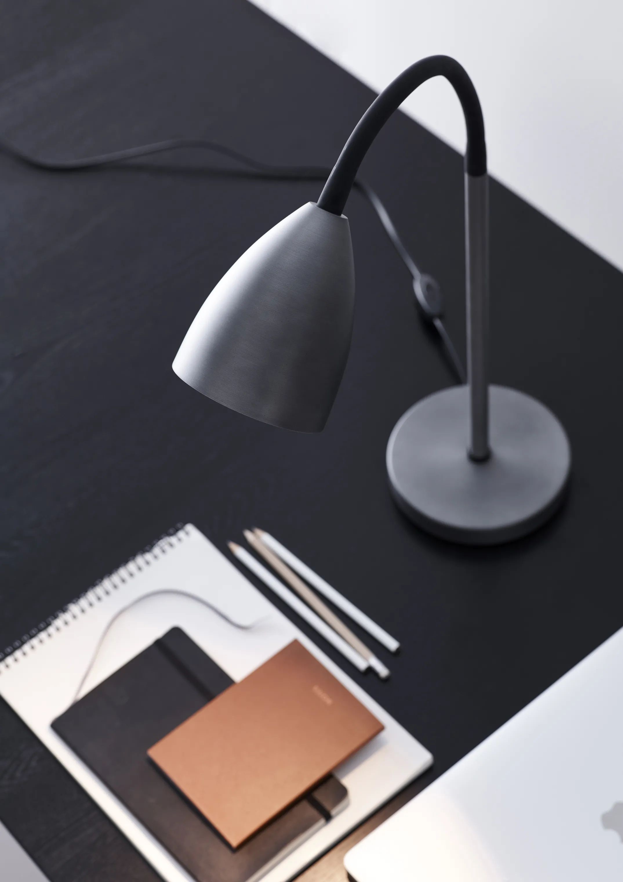 Belid Bordlamper Trotsig Bordlampe i Oxidgrå, 3