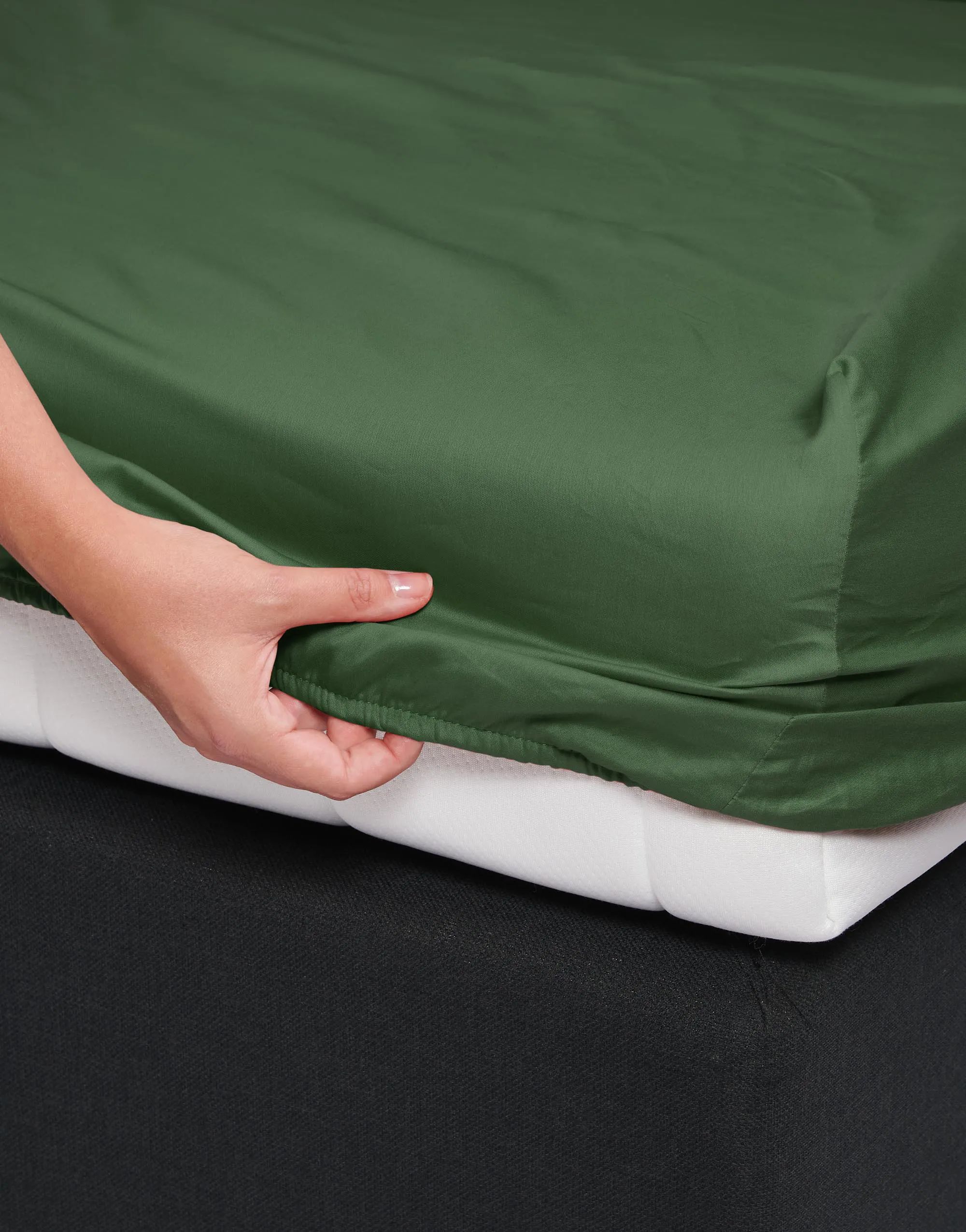 Essenza Lagner Satin Boxlagen i Mosgrøn, B180 x L200 cm, 2