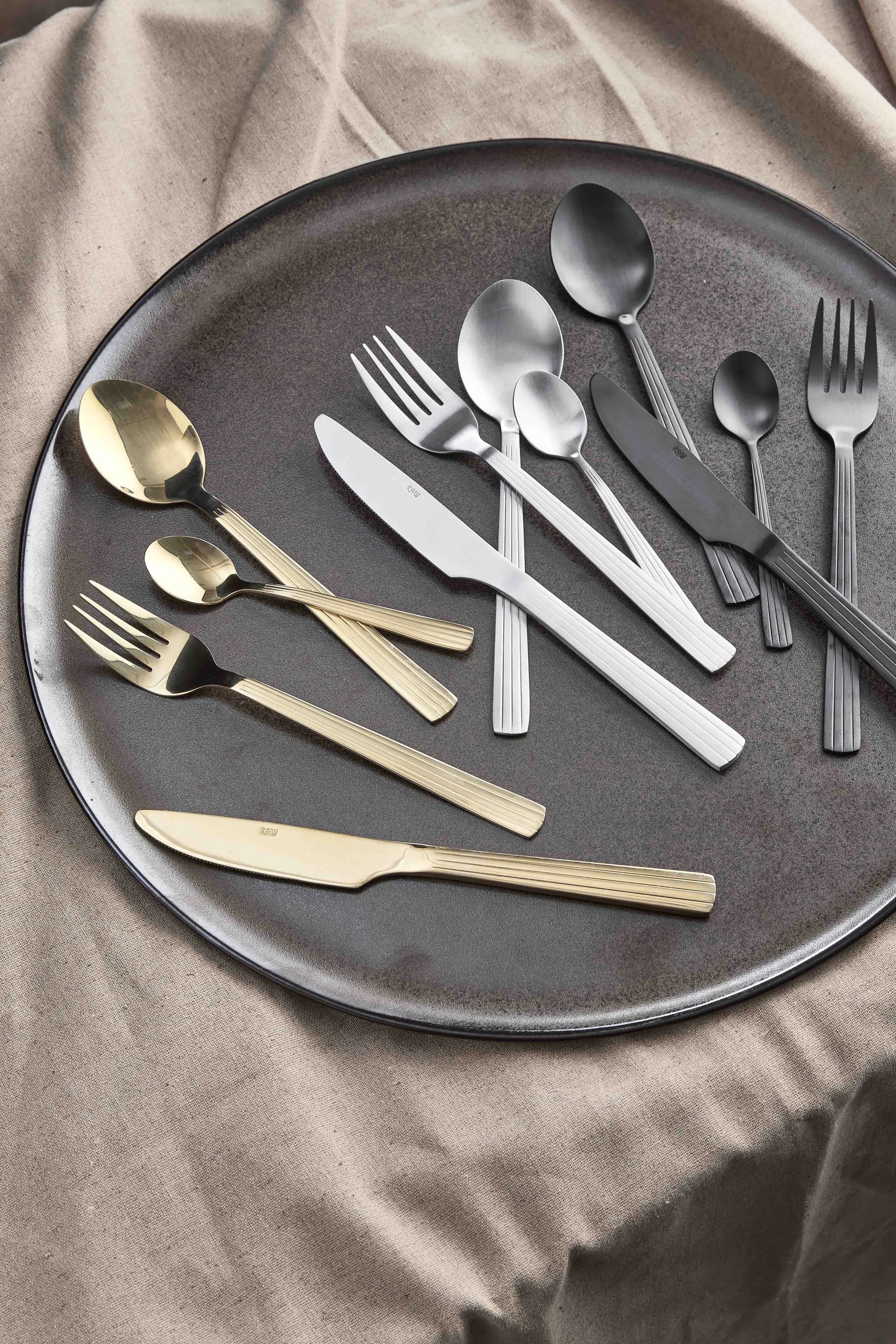 RAW by Aida Serveringsfade RAW Rundt Fad i Metallic Brown, 2