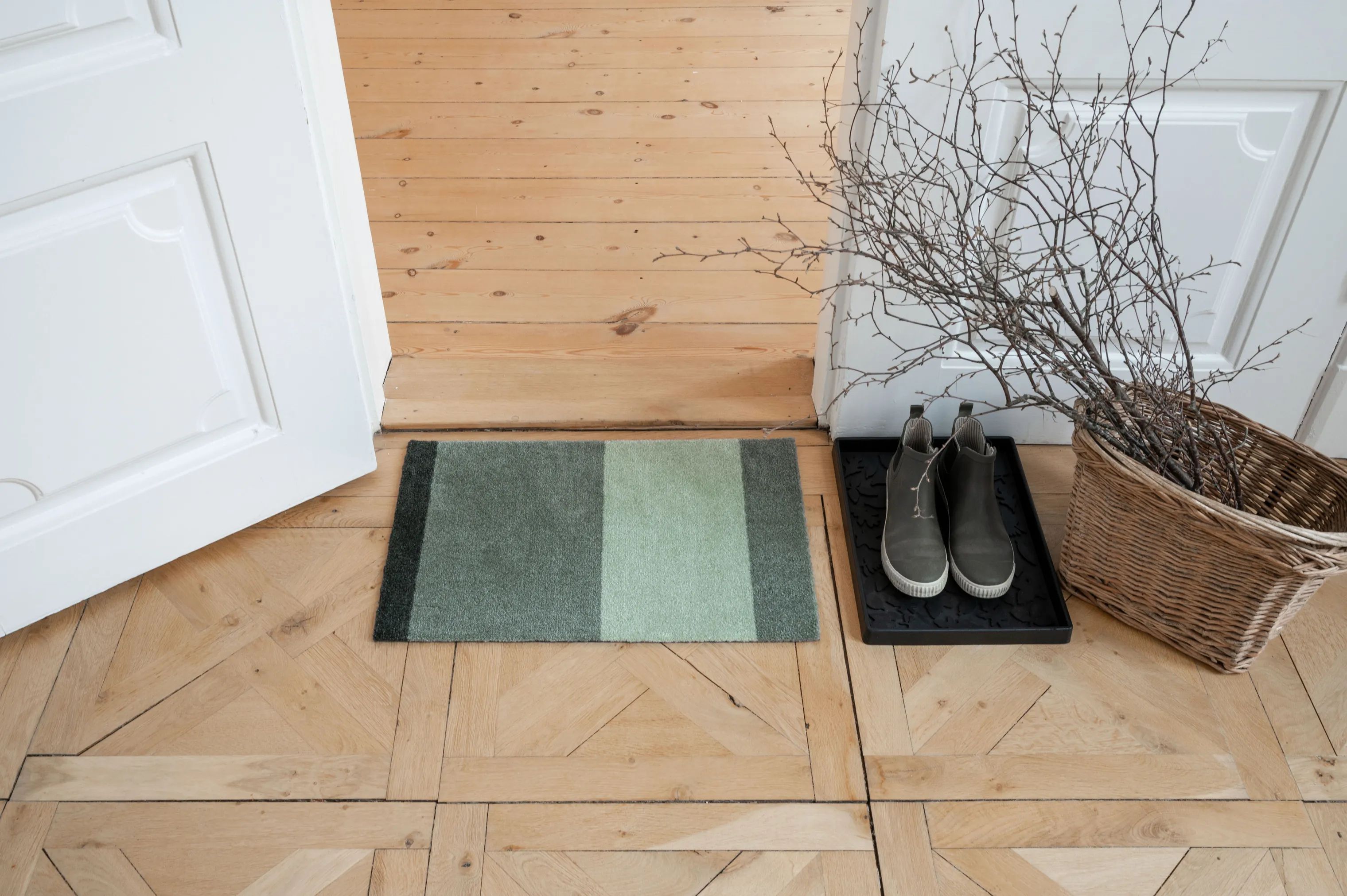 Tica Copenhagen Dørmåtter Stripes Horisontal Gulvmåtte i lysegrøn/støvetgrøn/mørkegrøn, B40 x L60 cm, 5