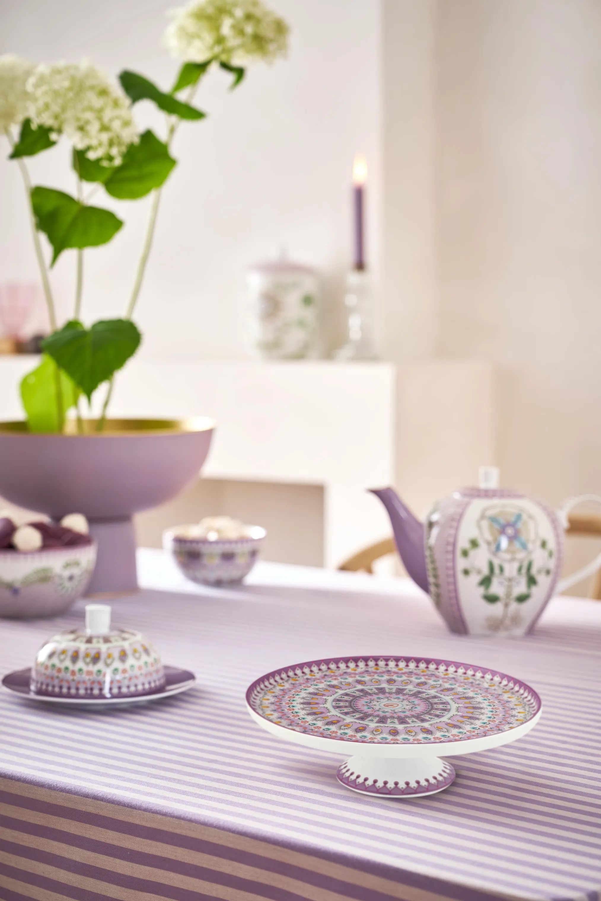 PIP Studio Serveringsfade Lily & Lotus Fad på fod i Lilac, 2