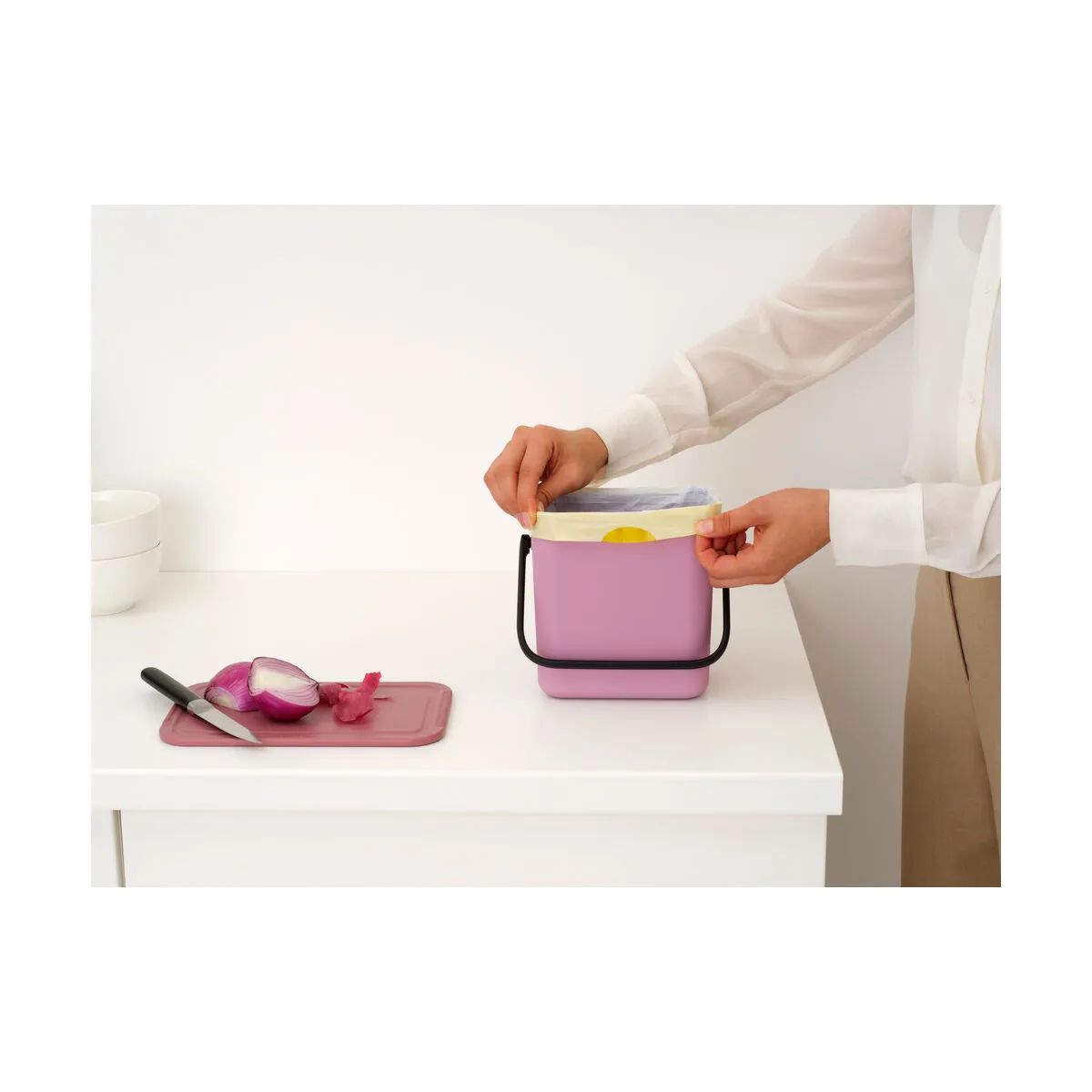 Brabantia Spande uden pedal Sort & Go Affaldsspand i Lilac Pink, 3 L, 5