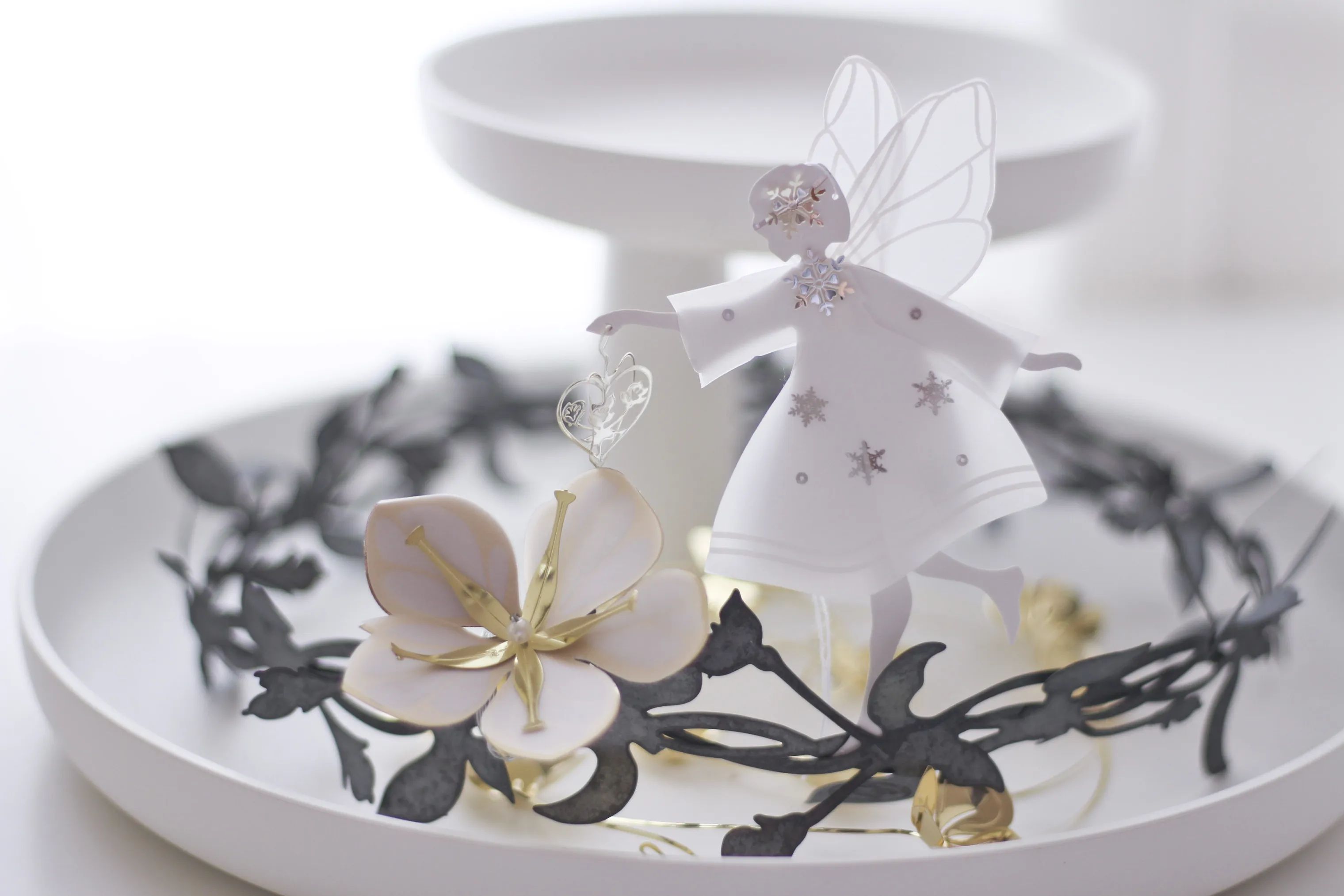 Jette Frölich Design Påskepynt Påske Papirblomster - 2 stk. i Hvid/guldfarvet, 2