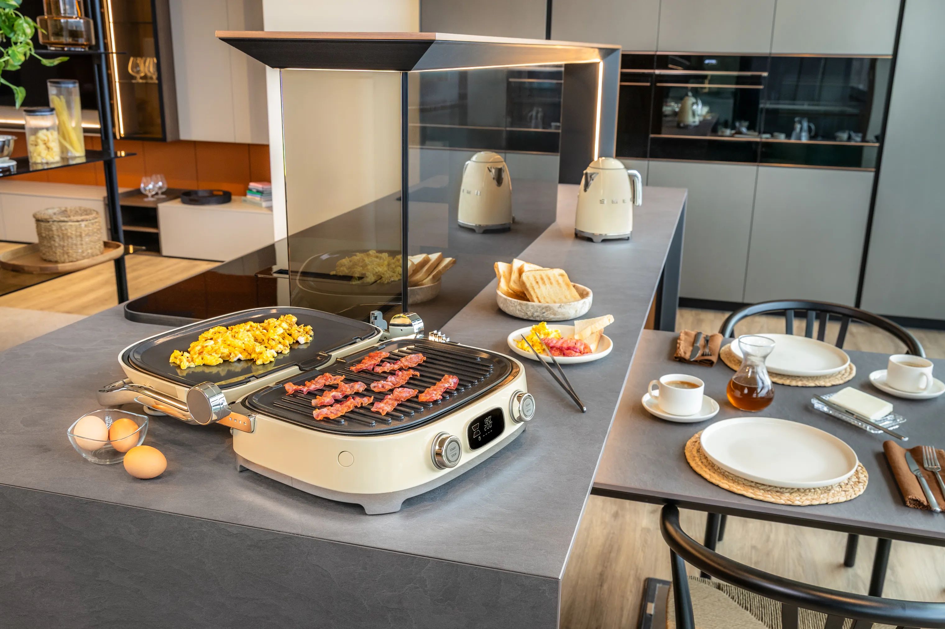 Smeg Toastere 50's style Multigrill i creme, 2