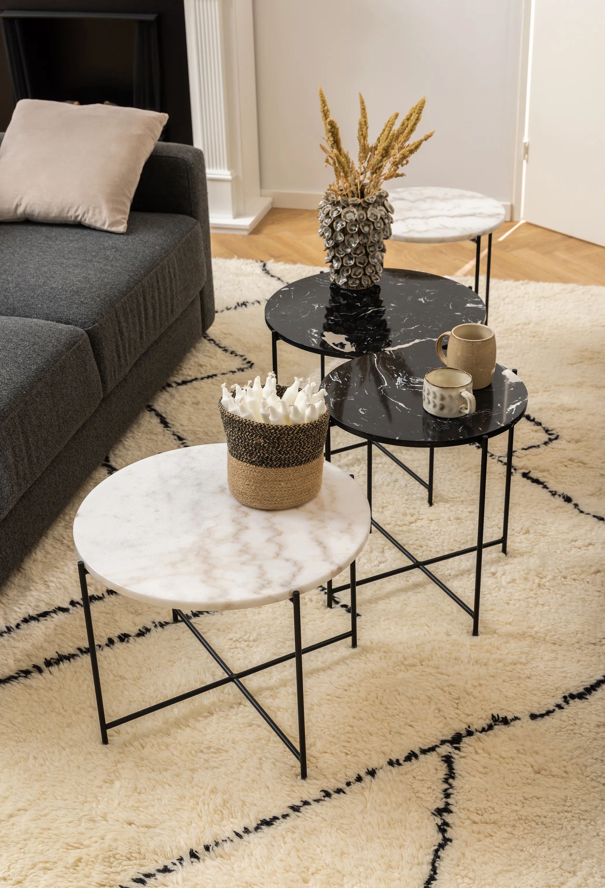 CASA Living Sideborde Avila Hjørnebord i Sort, H45 x Ø42 cm, 3