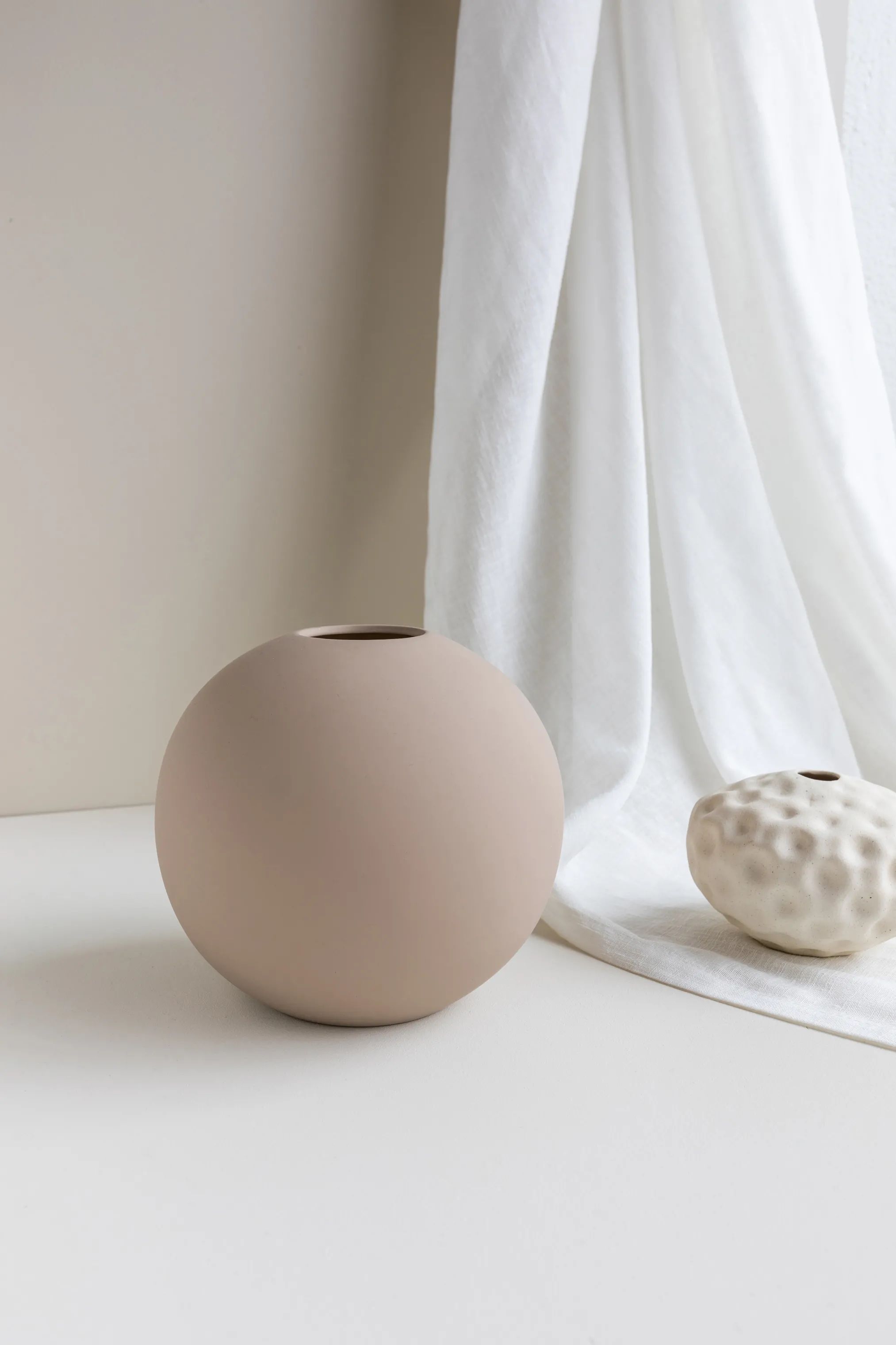 Cooee Vaser Ball Vase i TRUE, 19 cm, 1