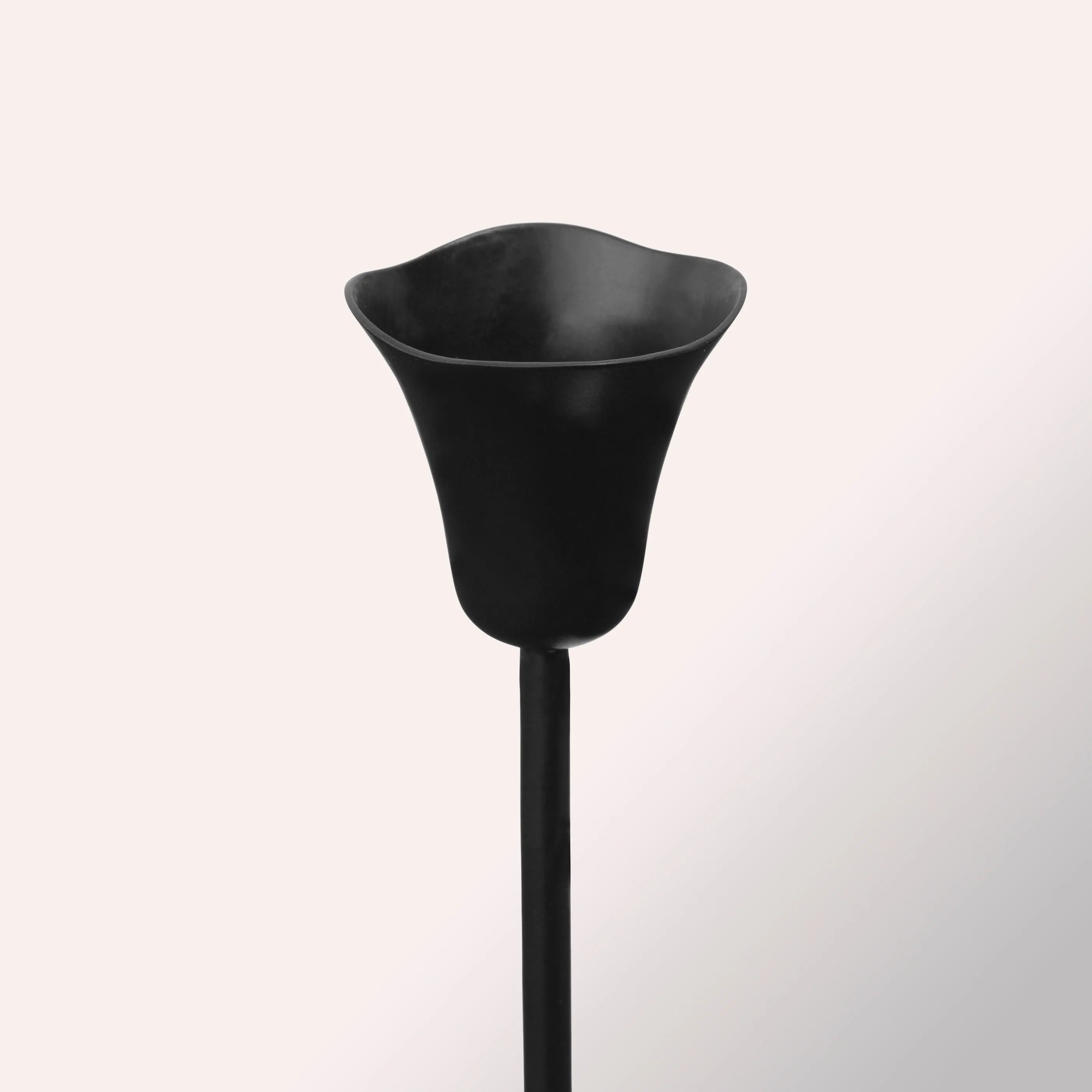 Broste Copenhagen Kronelysestage Ria Lysestage i Sort, 36 cm, 2