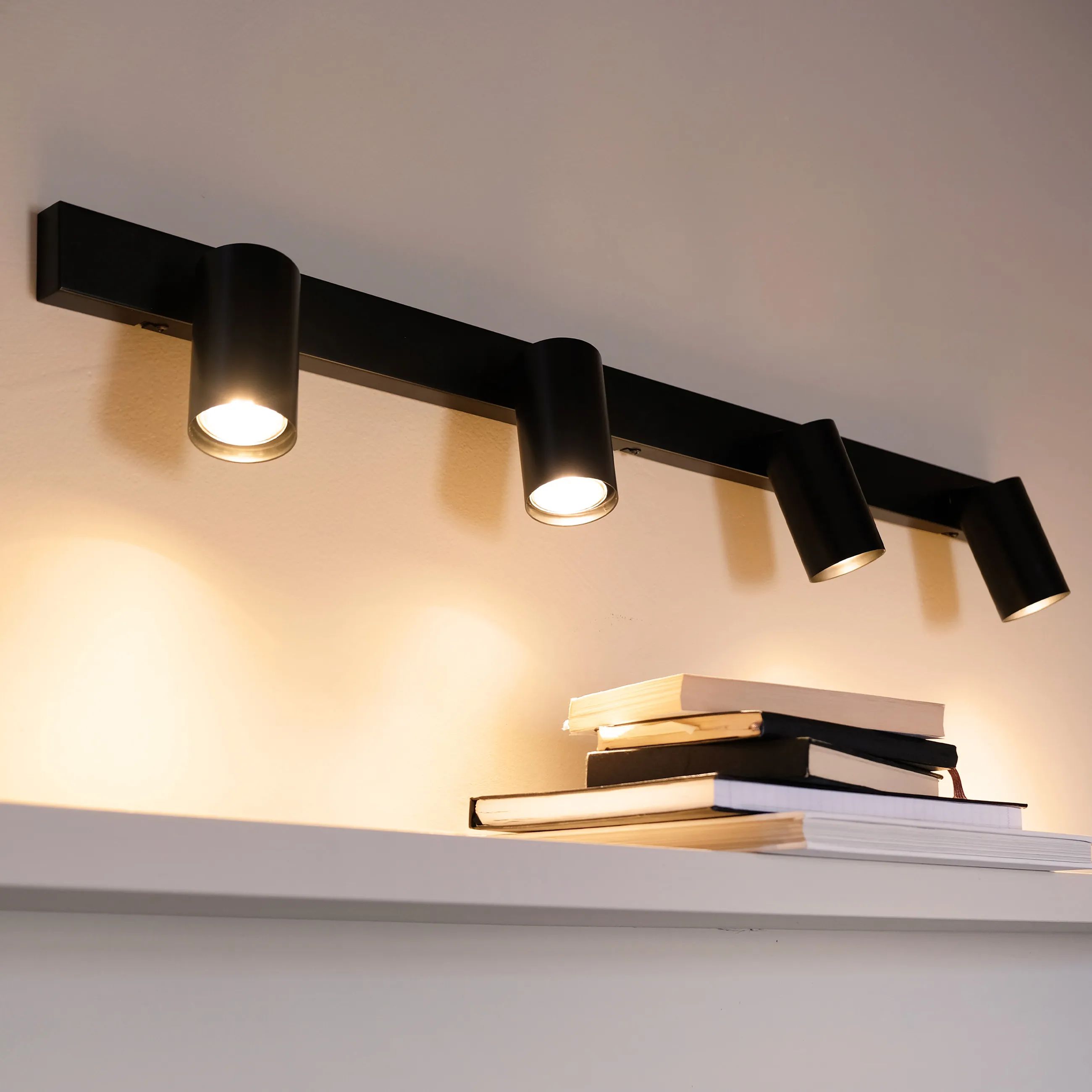 Dyberg Larsen Loftlamper Modern Loftskinne - 4 spots i Sort, 2