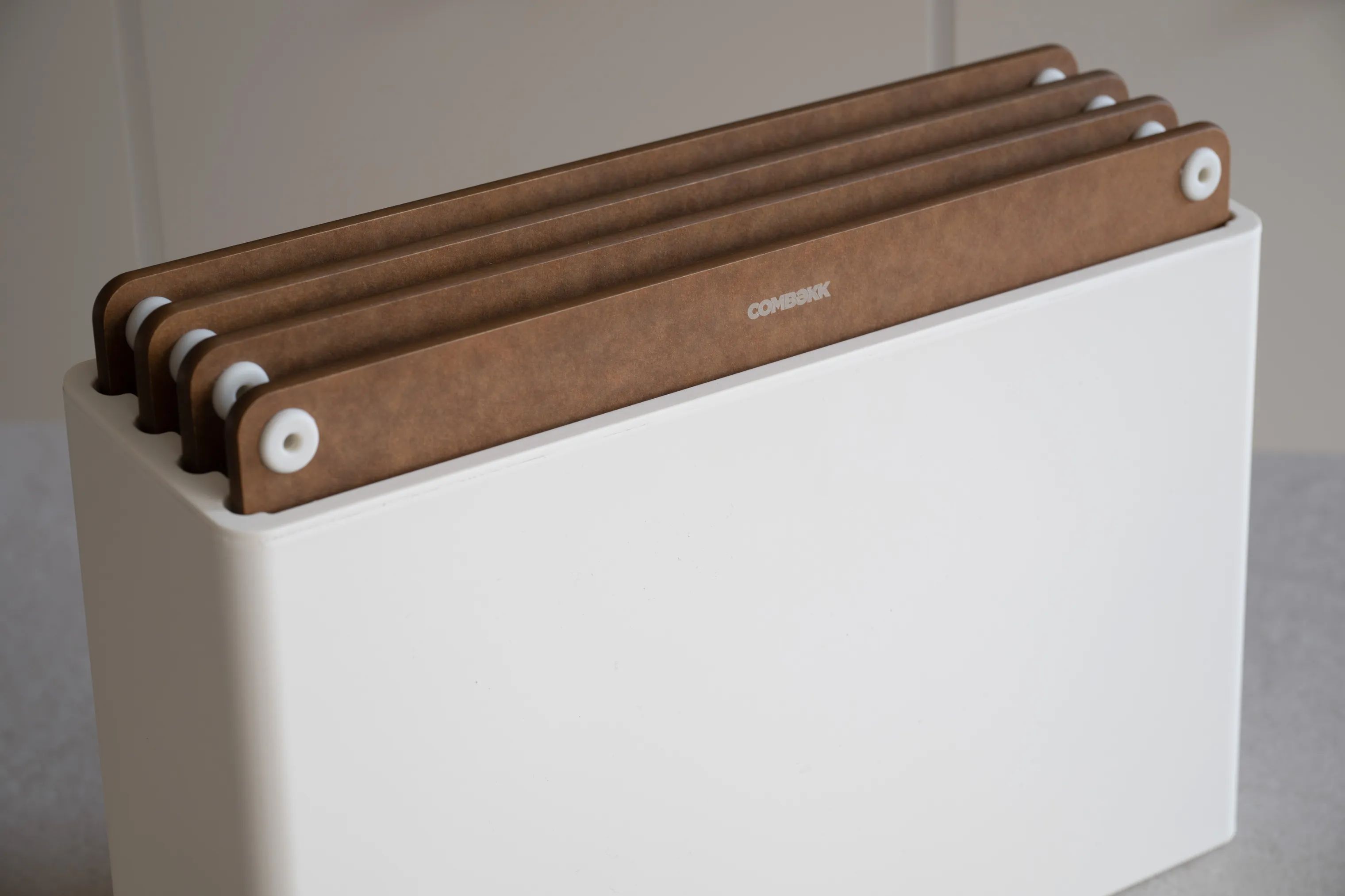 Combekk Skærebrætter Skærebræt m. Holder - 4 stk. i Brun/beige, 3