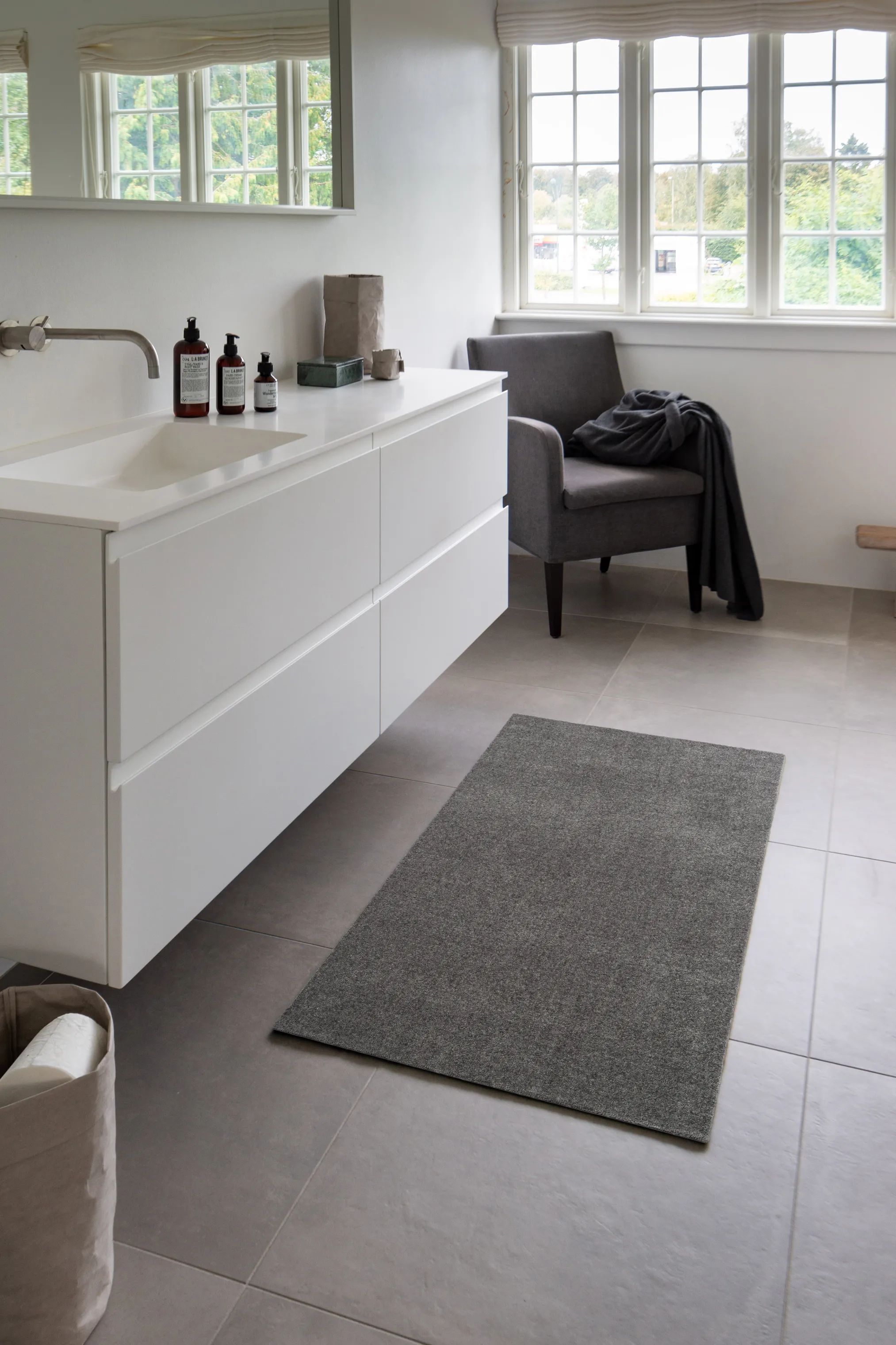 Tica Copenhagen Gulvtæpper Uni Color Gulvtæppe i Sort/sand, B90 x L130 cm, 5